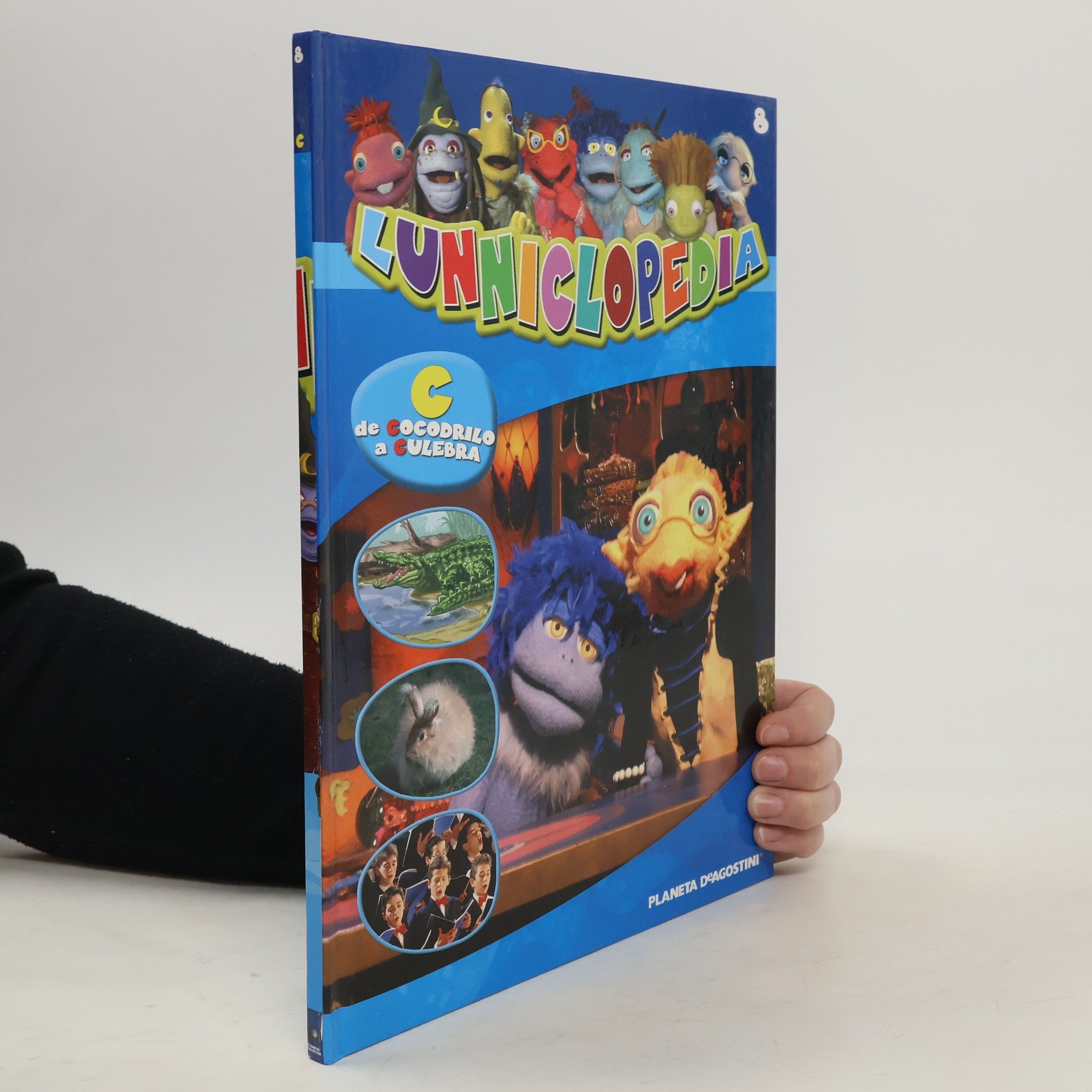 Autores varios Lunniclopedia