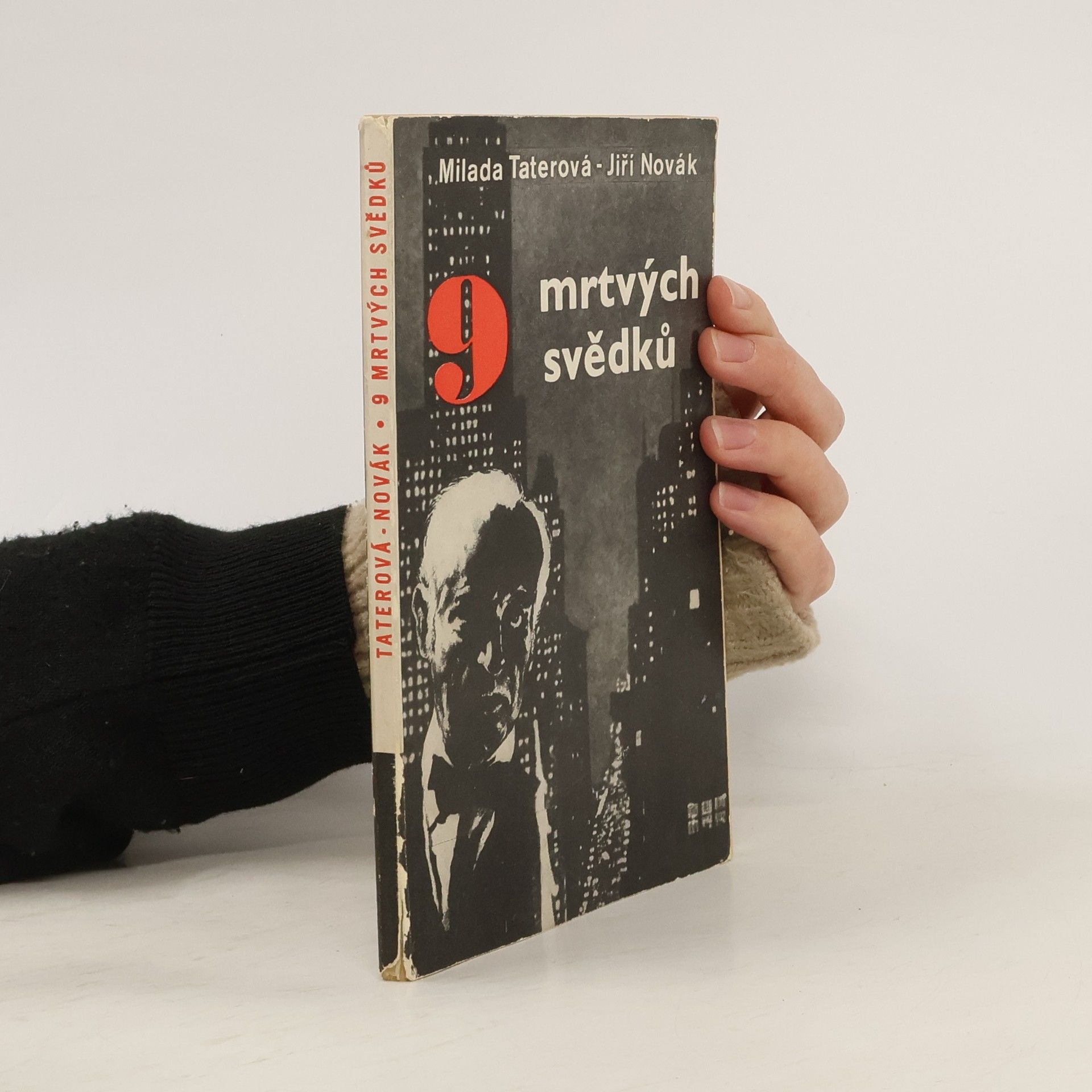 Devět mrtvých svědků