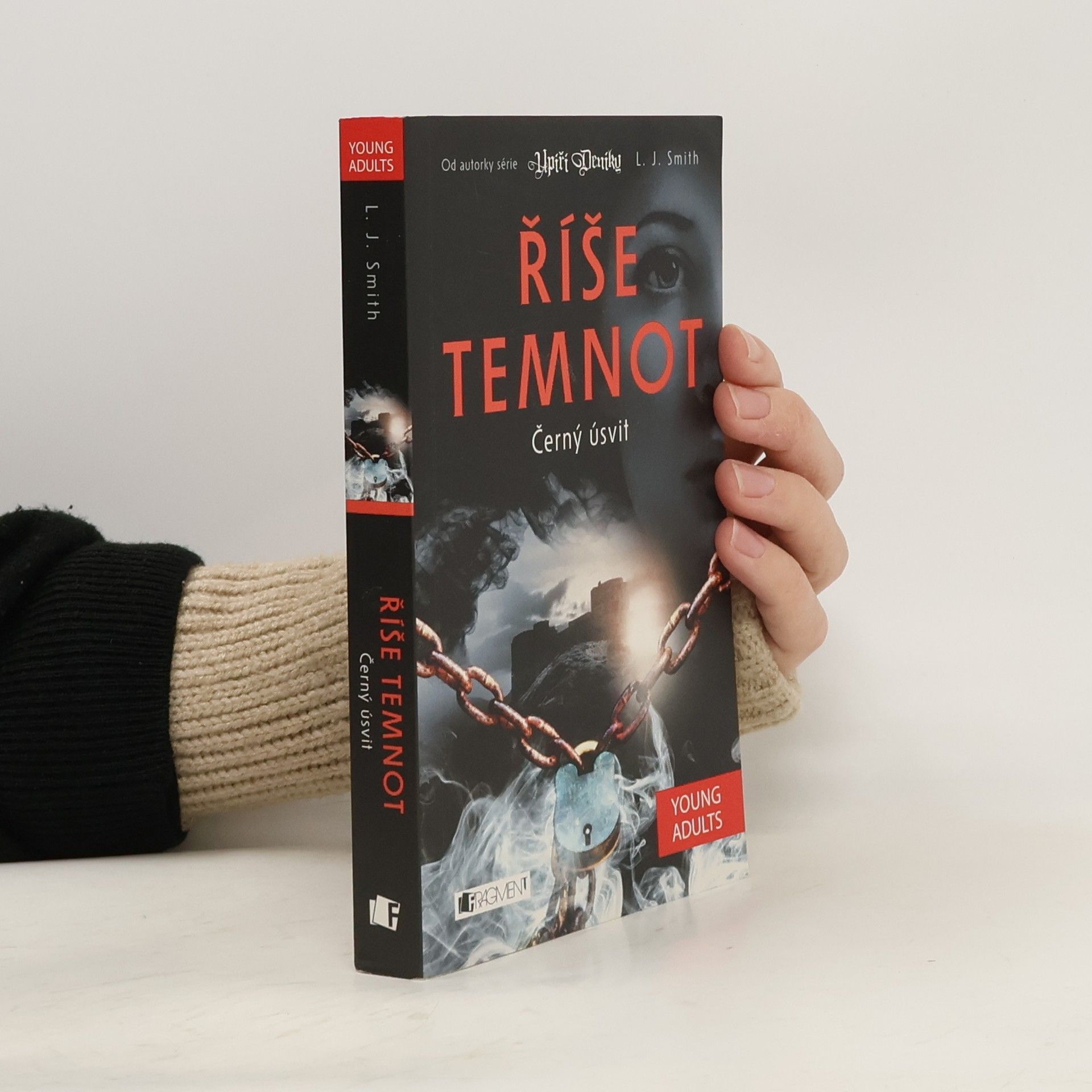 L. J. Smith Říše temnot. Černý úsvit