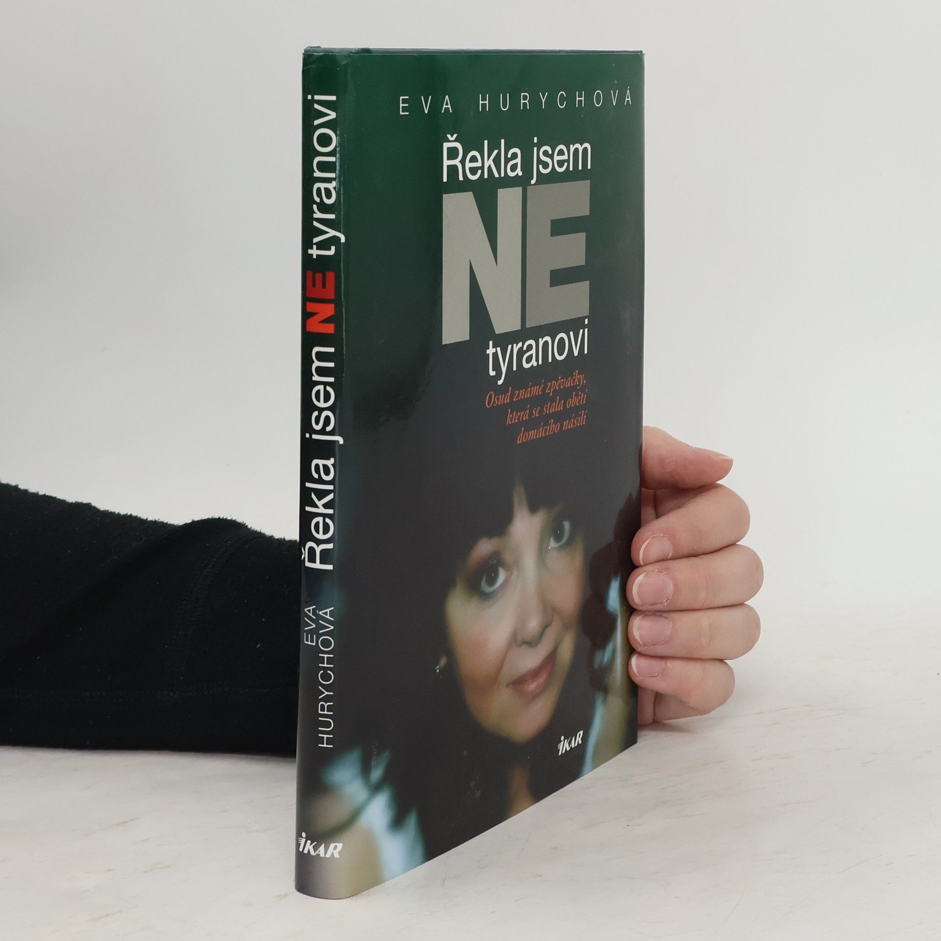 Řekla jsem ne tyranovi: Osud známé zpěvačky, která se stala obětí domácího násilí