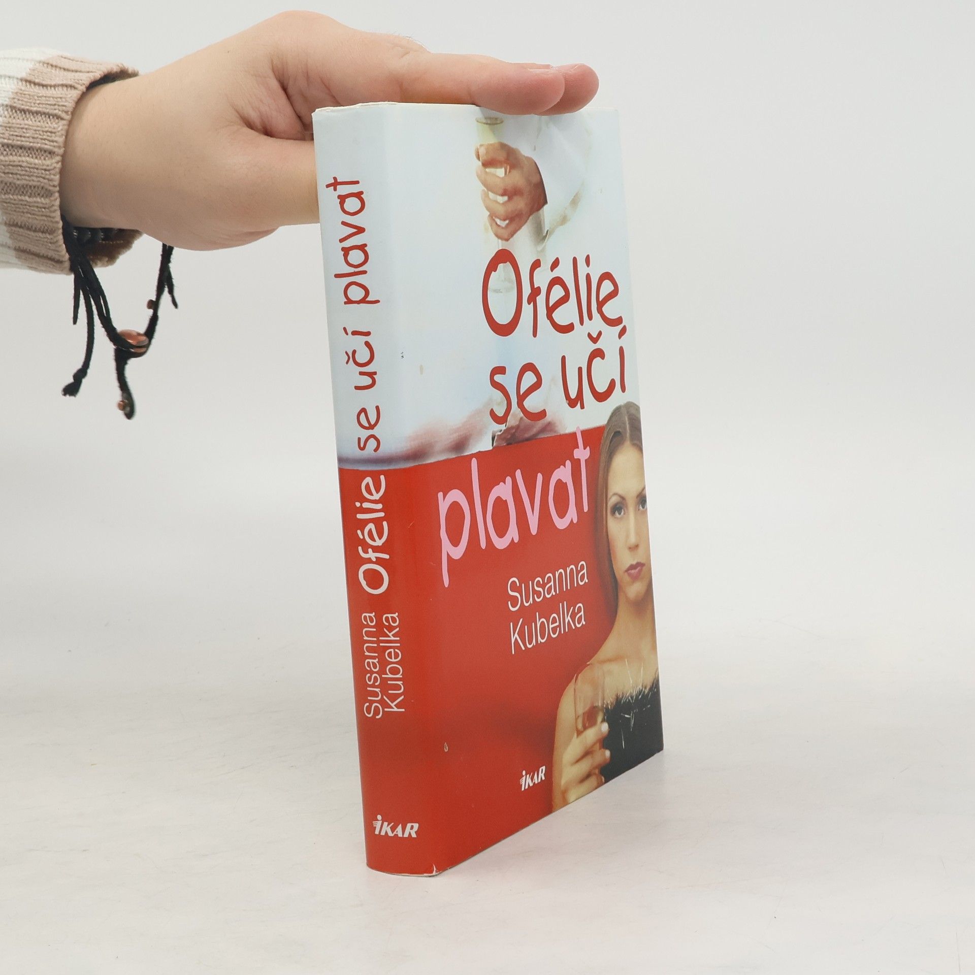 Susanna Kubelka Ofélie se učí plavat