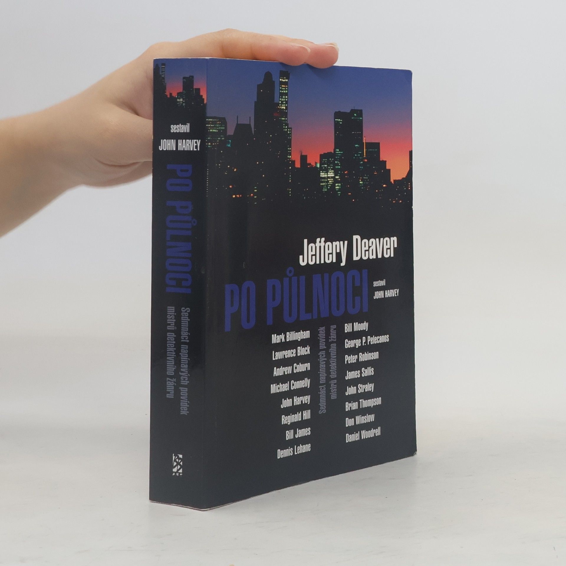 Autores varios Po půlnoci: Sedmnáct napínavých povídek mistrů detektivního žánru
