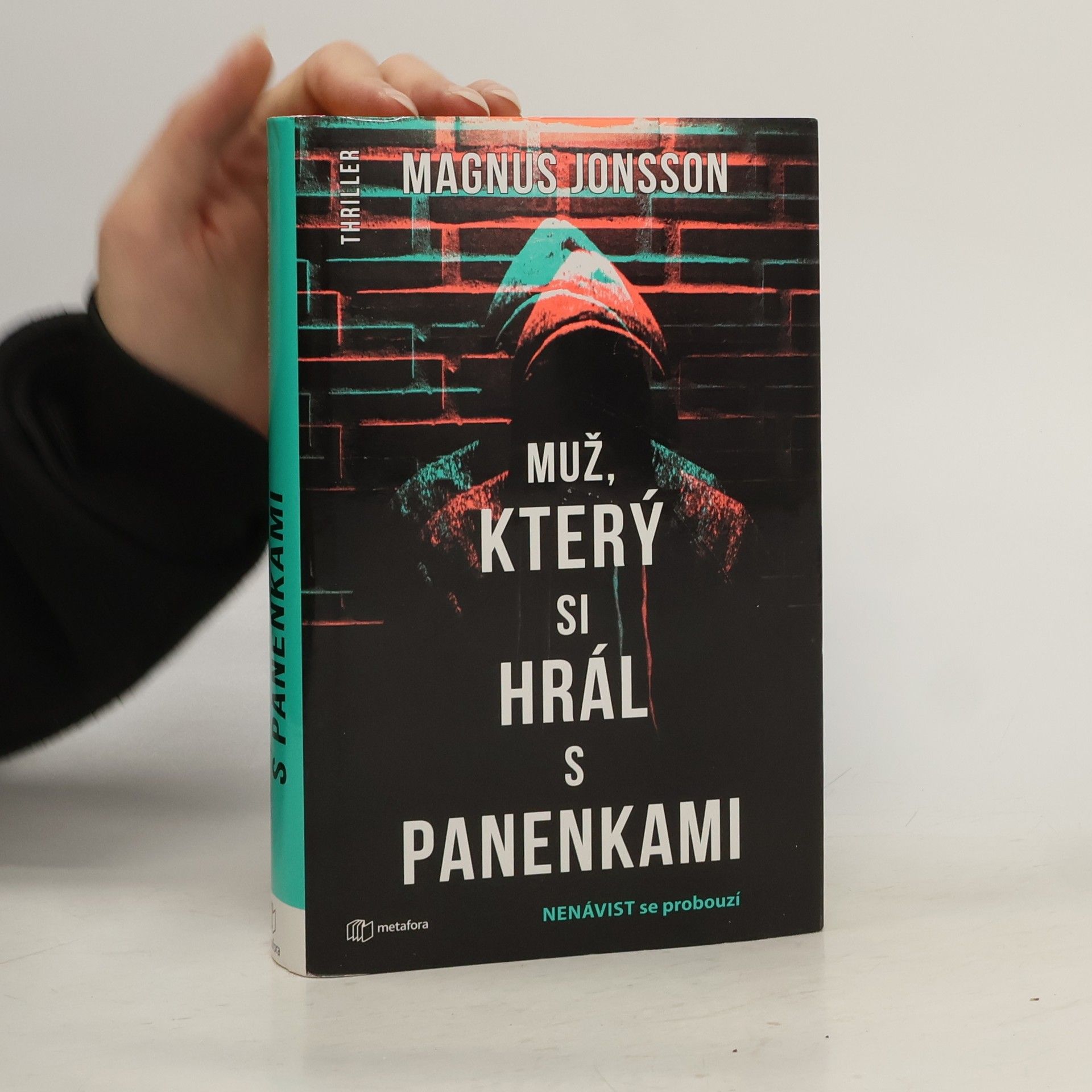 Muž, který si hrál s panenkami