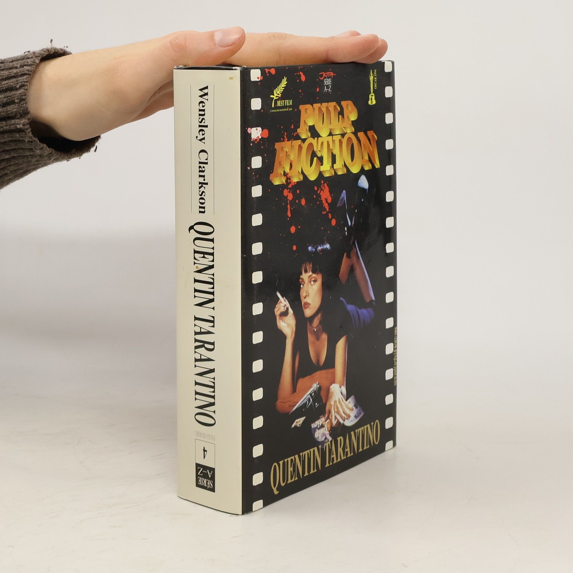 Palba od boku - portrét Quentina Tarantina