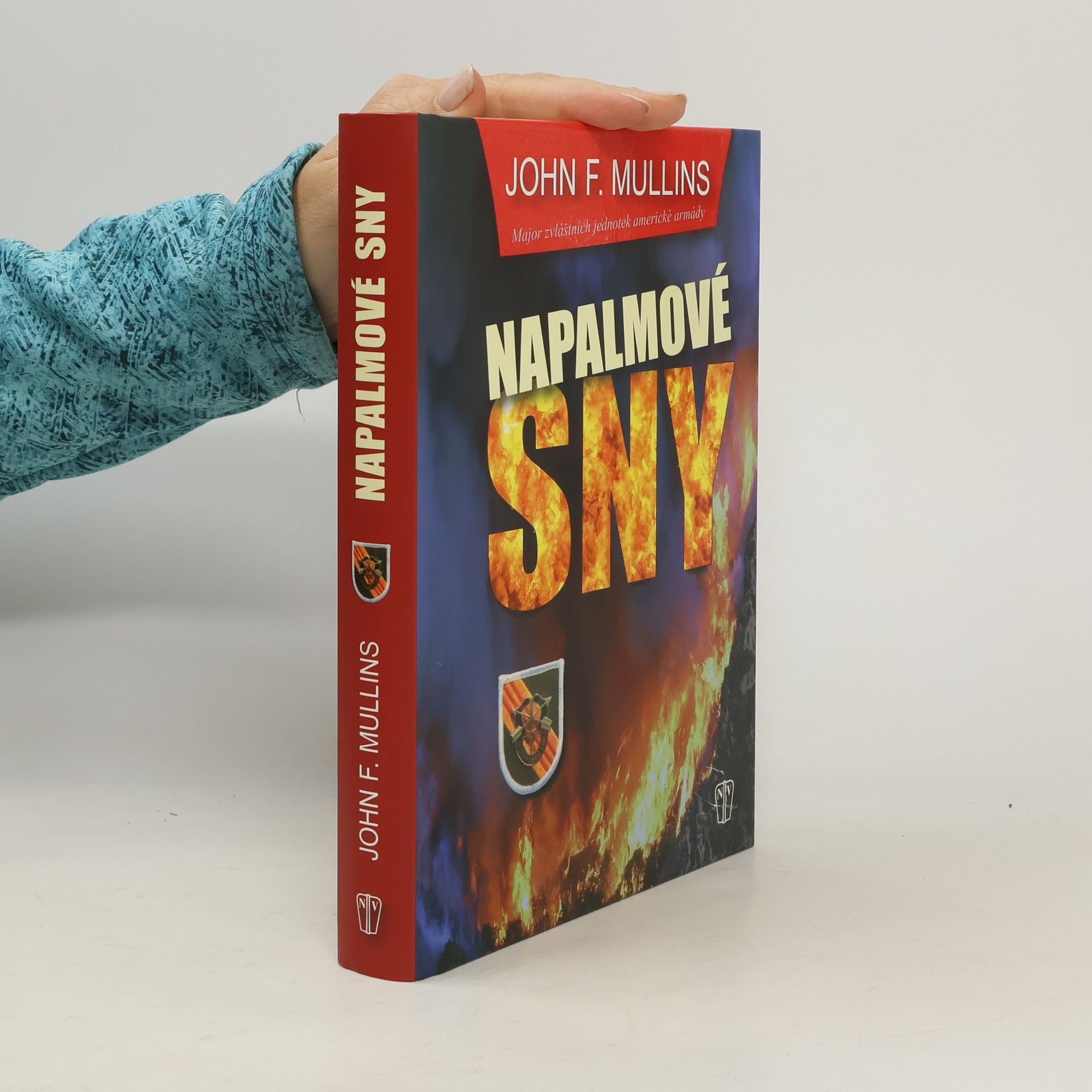 John F. Mullins Napalmové sny