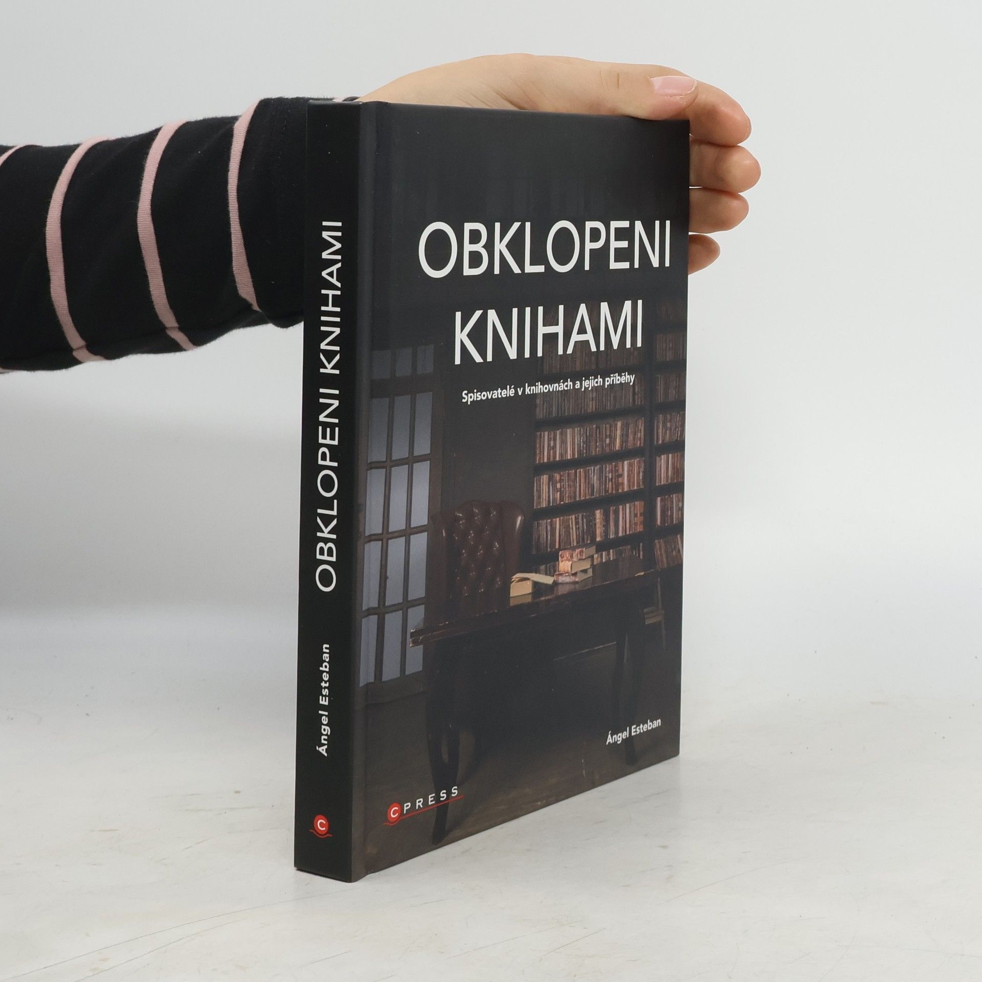 Obklopeni knihami