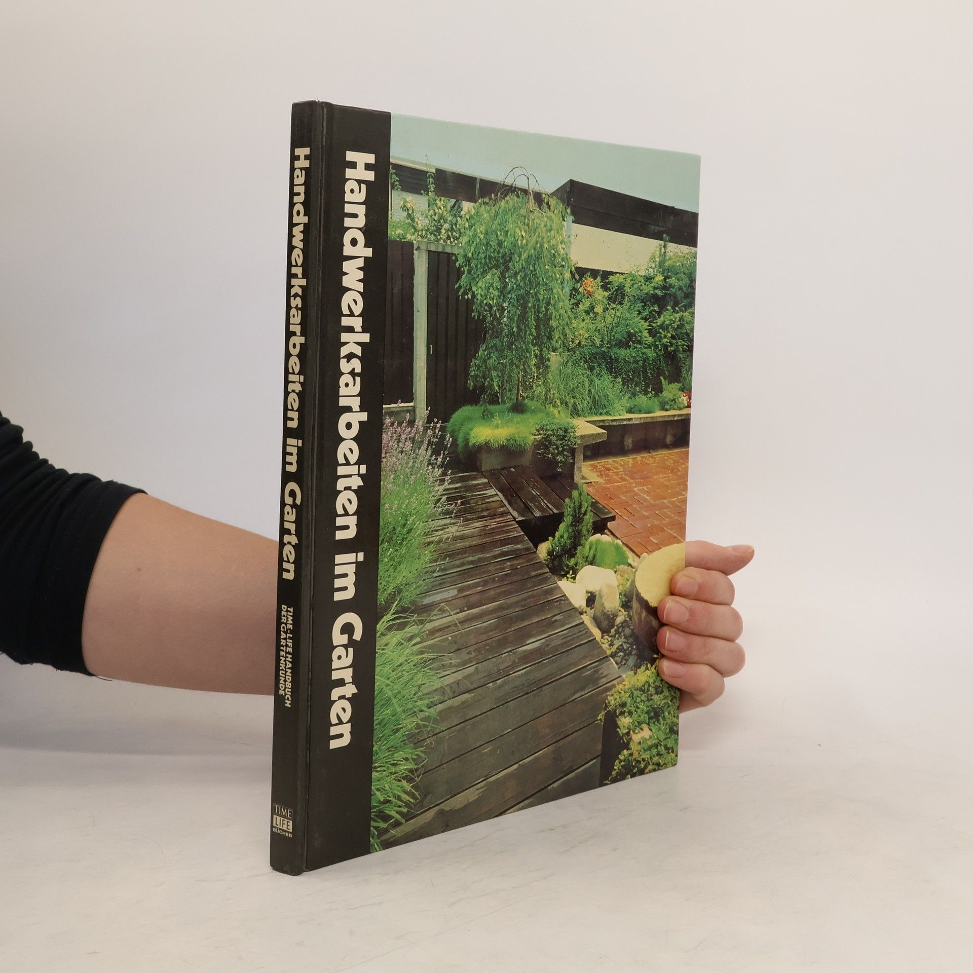 Ogden Tanner Handwerksarbeiten im Garten