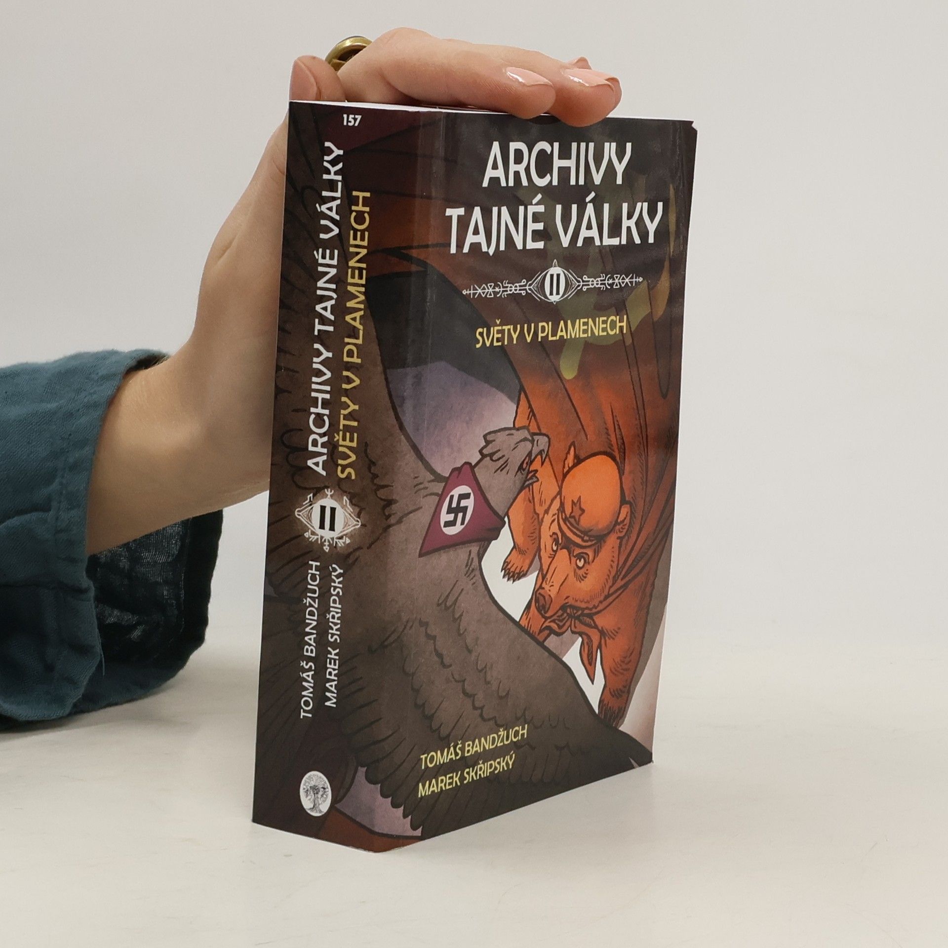 Archivy tajné války. II., Světy v plamenech