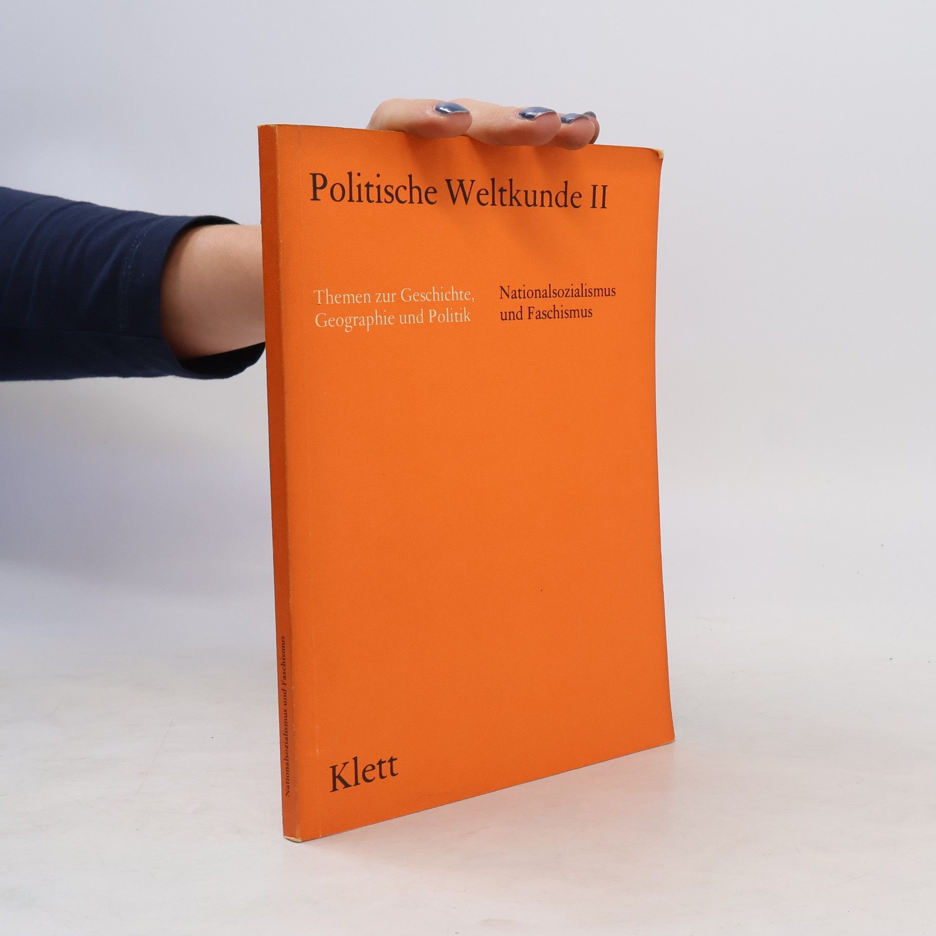 Collectif d'auteurs Politische Weltkunde