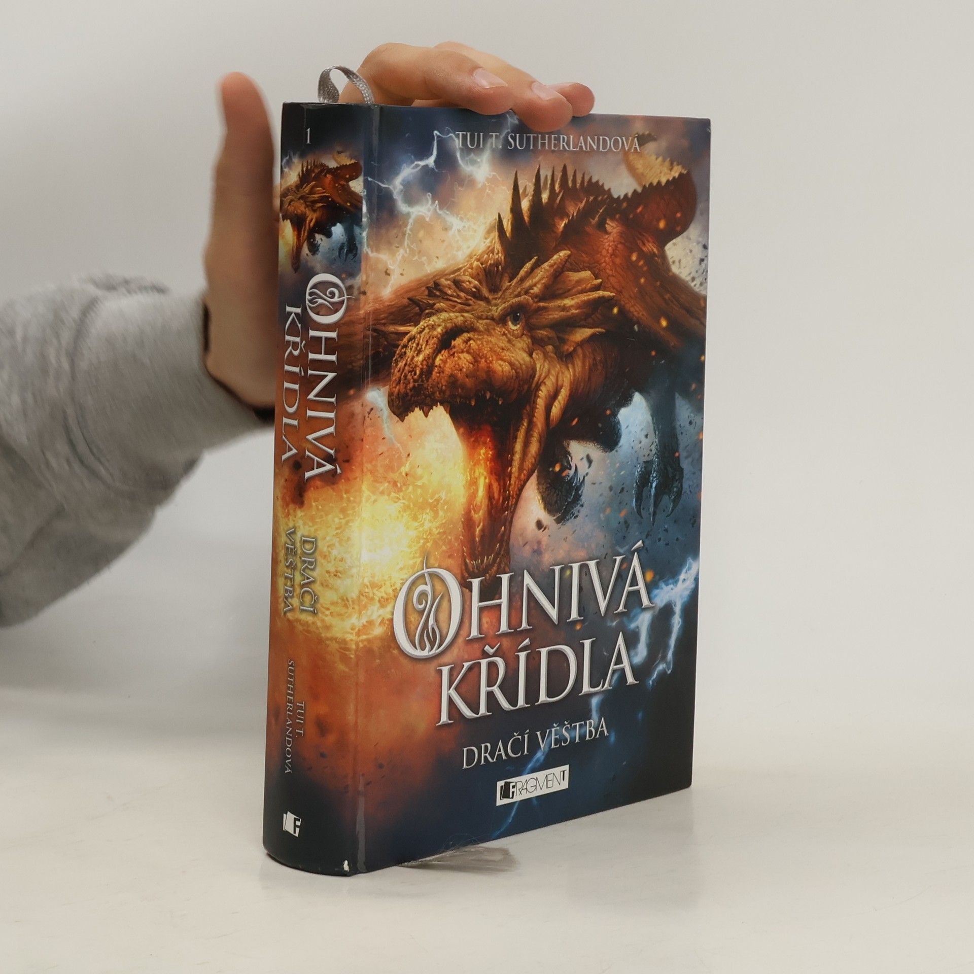 Tui Sutherland Ohnivá křídla. Dračí věštba