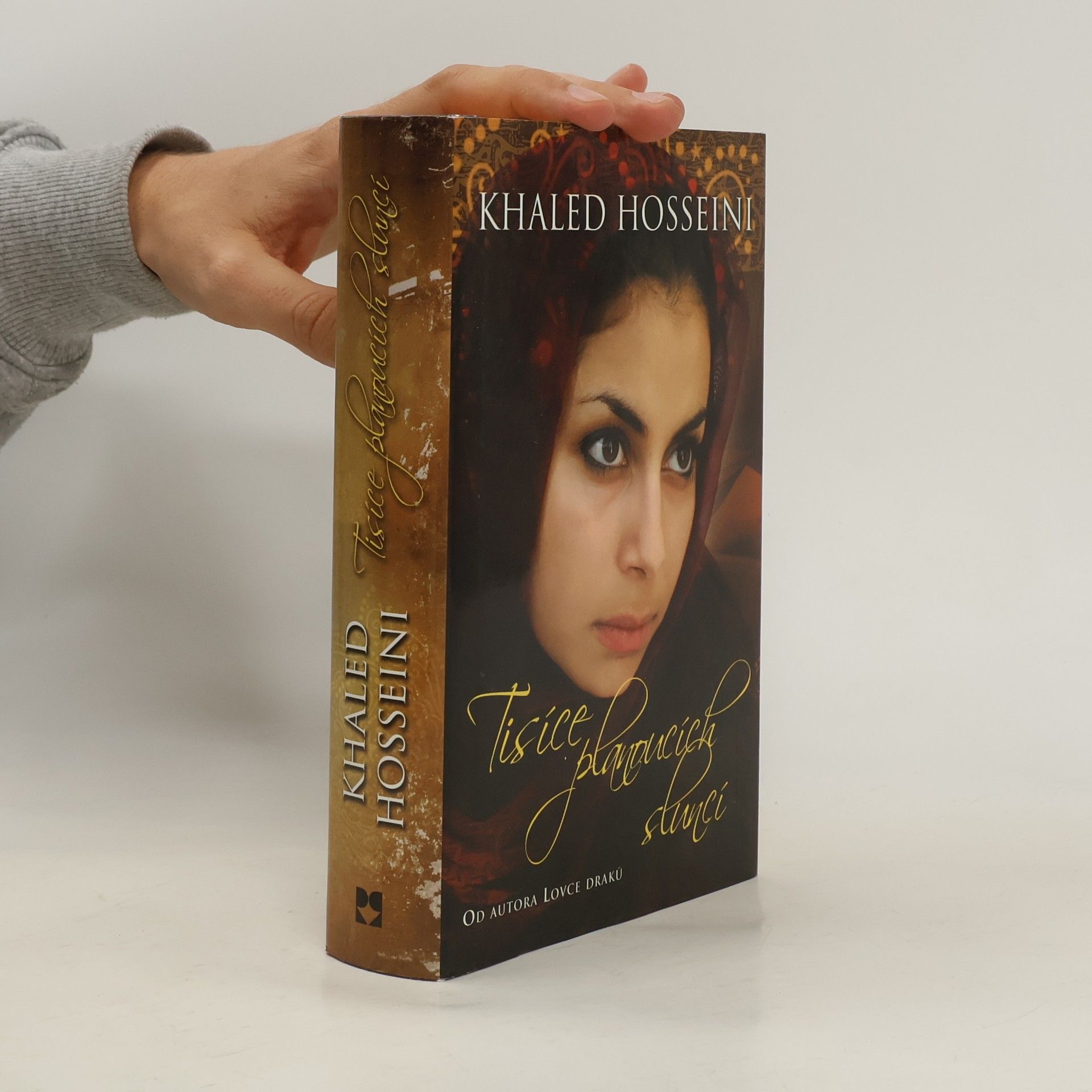 Khaled Hosseini Tisíce planoucích sluncí