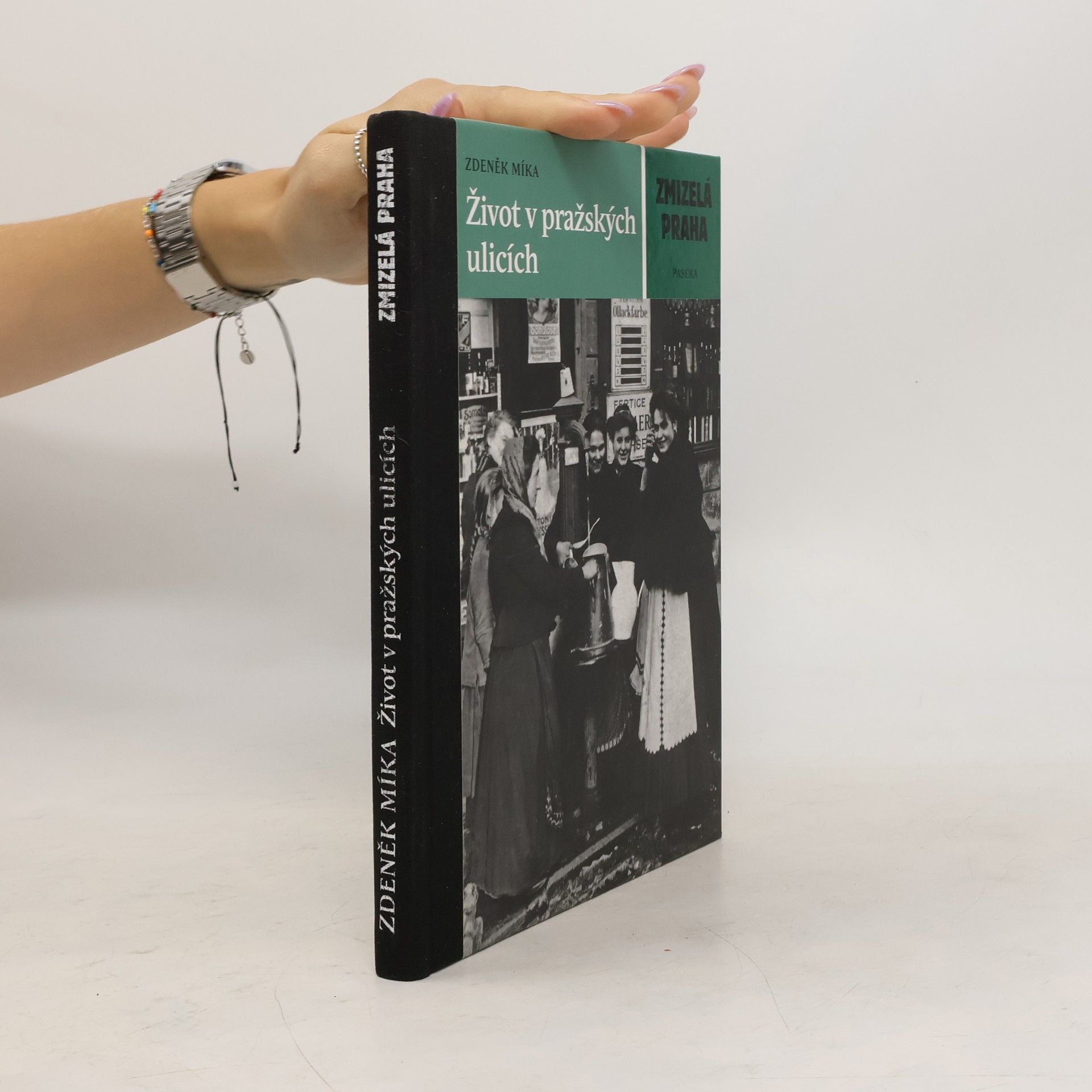 Zdeněk Míka Život v pražských ulicích