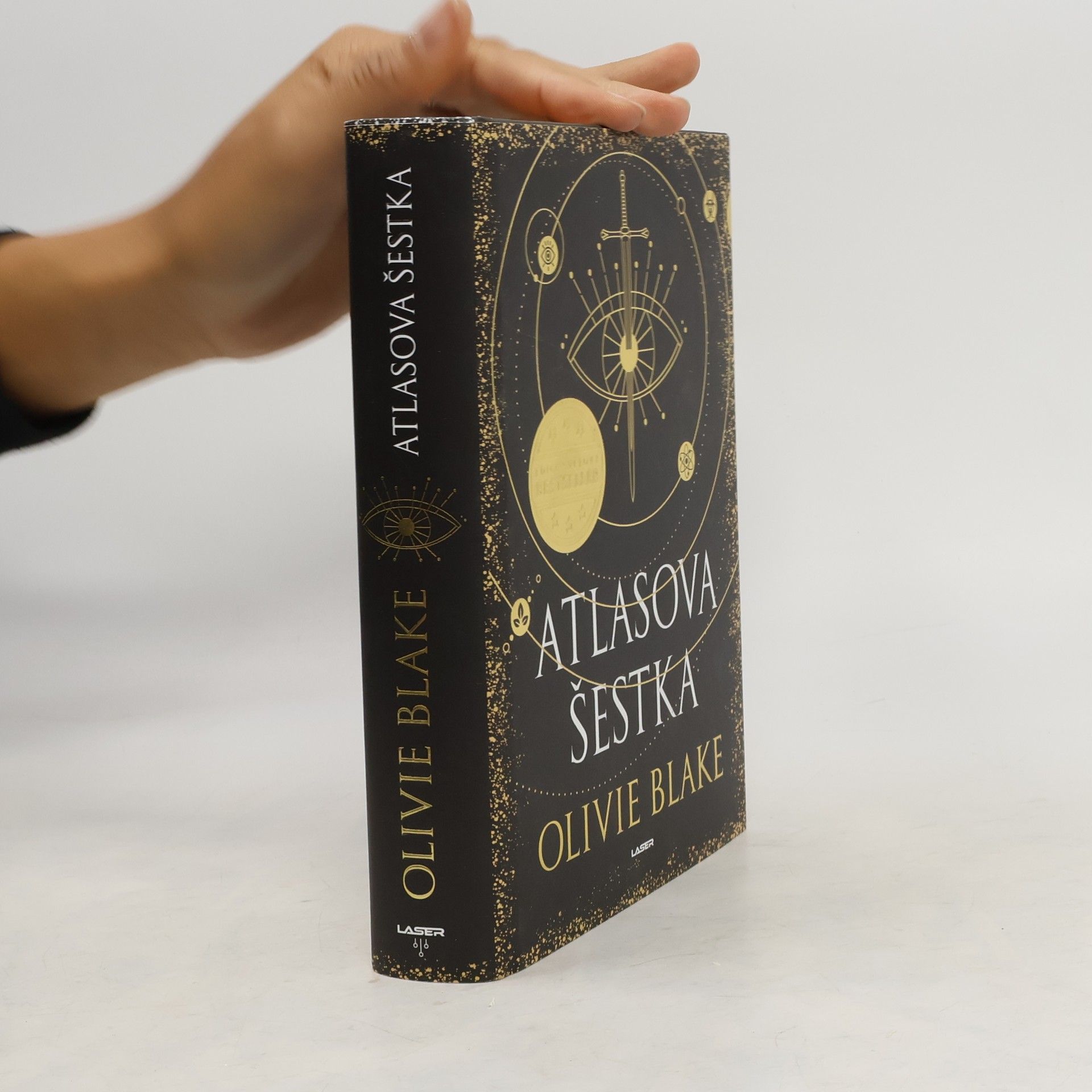 Olivie Blake Atlasova šestka