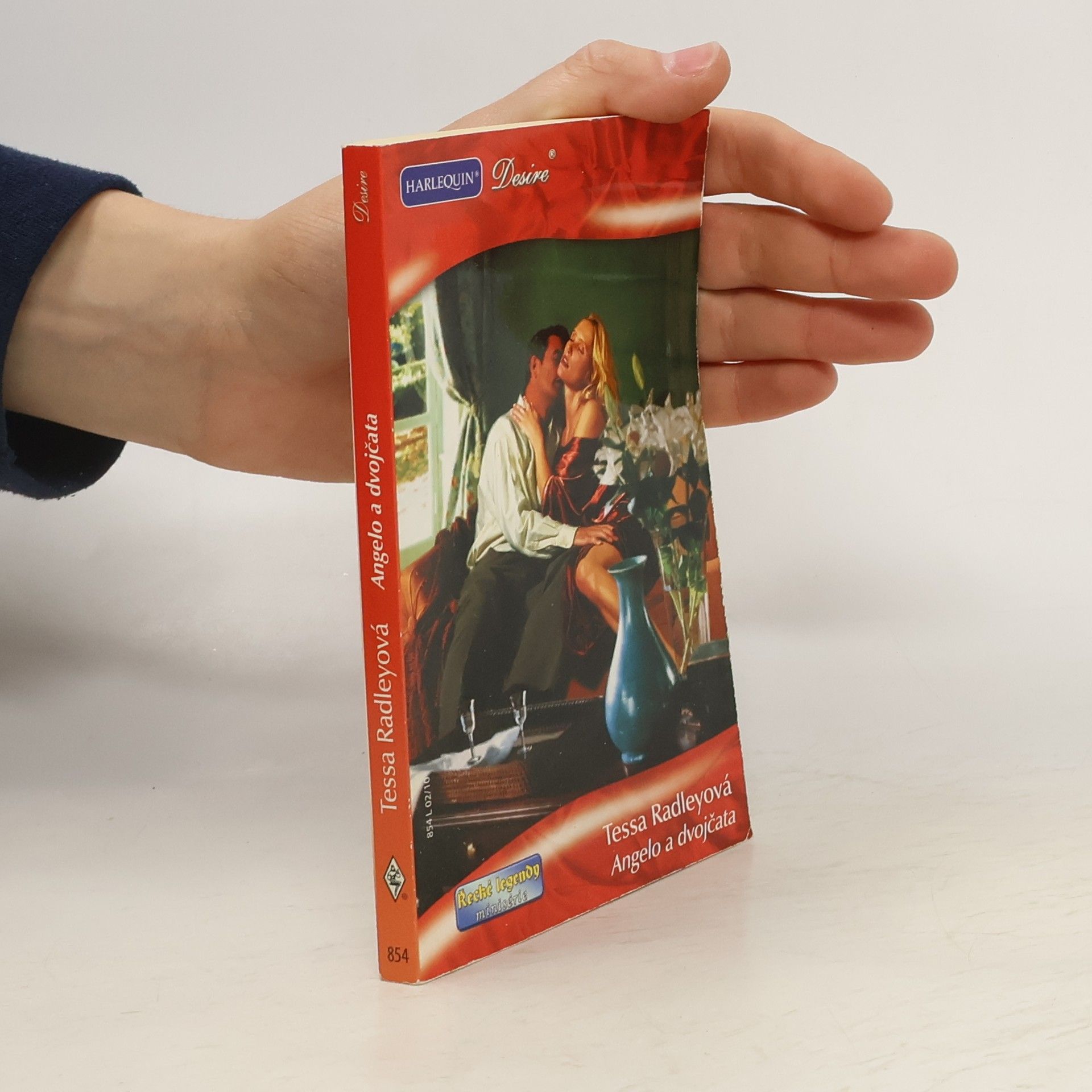 Tessa Radley Angelo a dvojčata