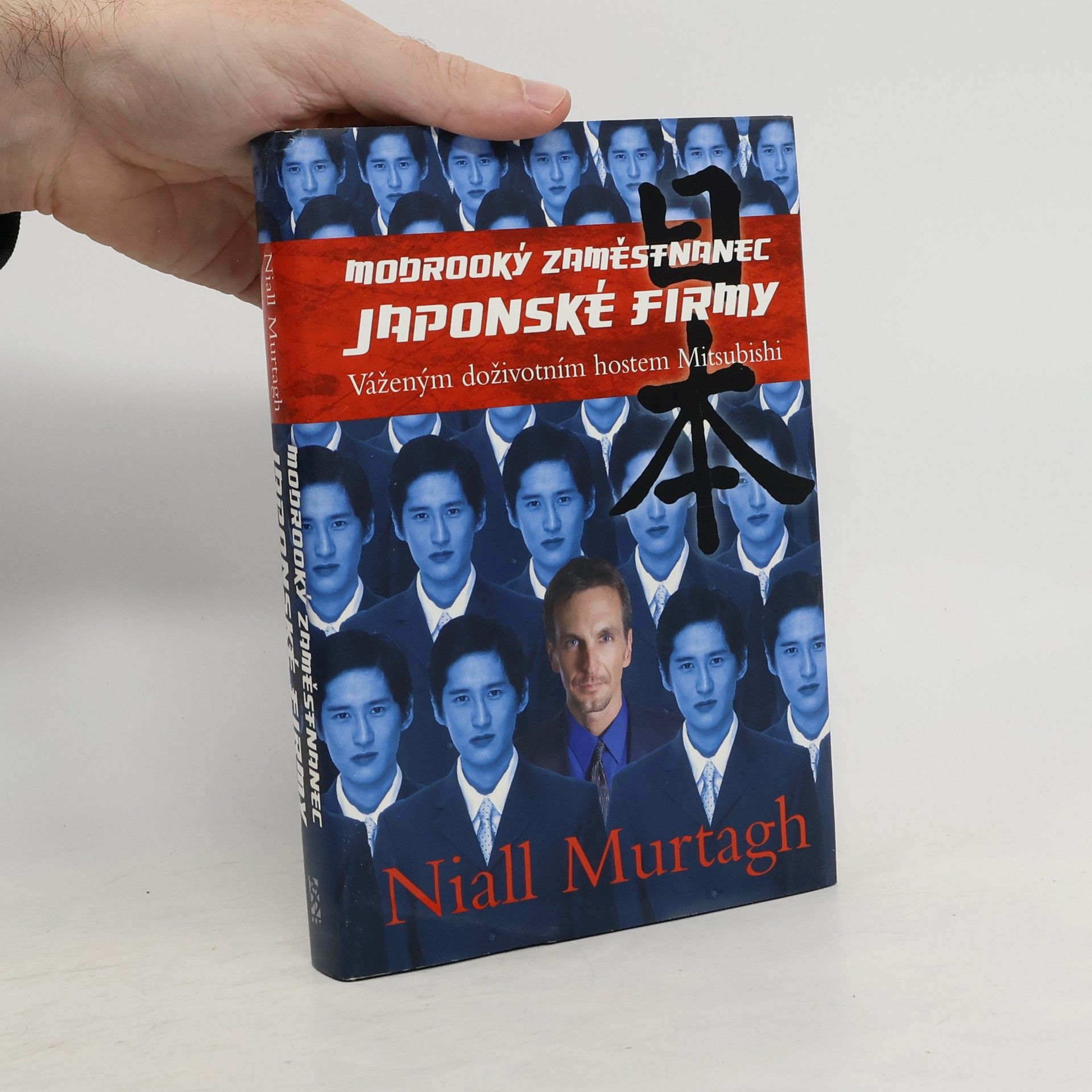 Modrooký zaměstnanec japonské firmy: Váženým doživotním hostem Mitsubishi