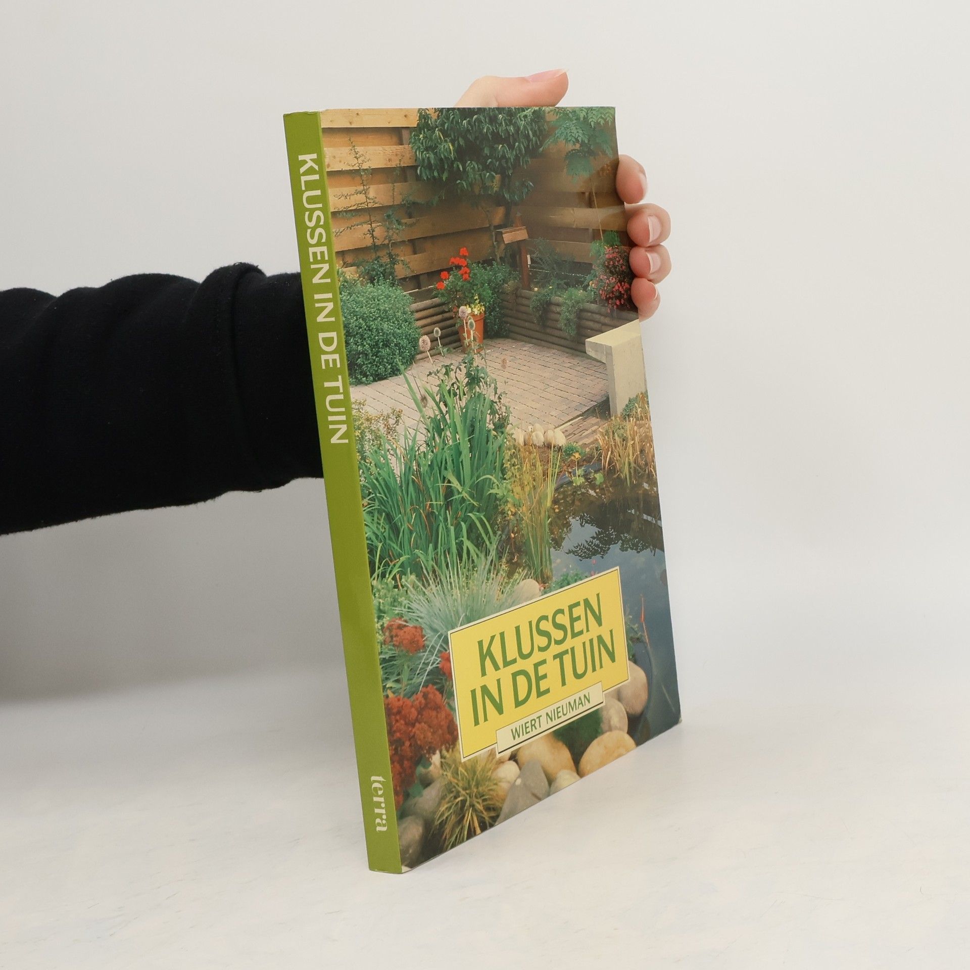 Wiert Neuman Klussen in de tuin