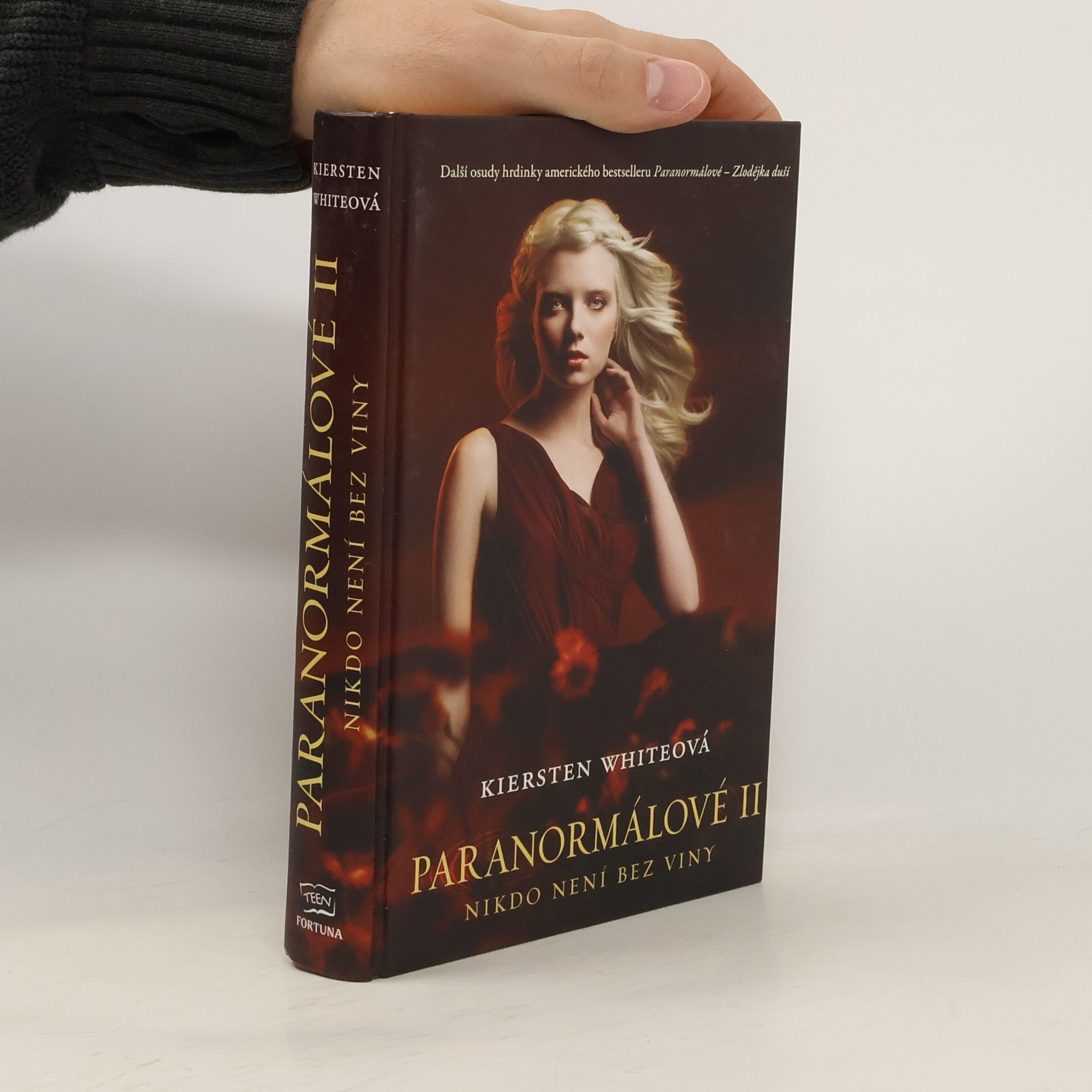 Kiersten White Paranormálové II. Nikdo není bez viny