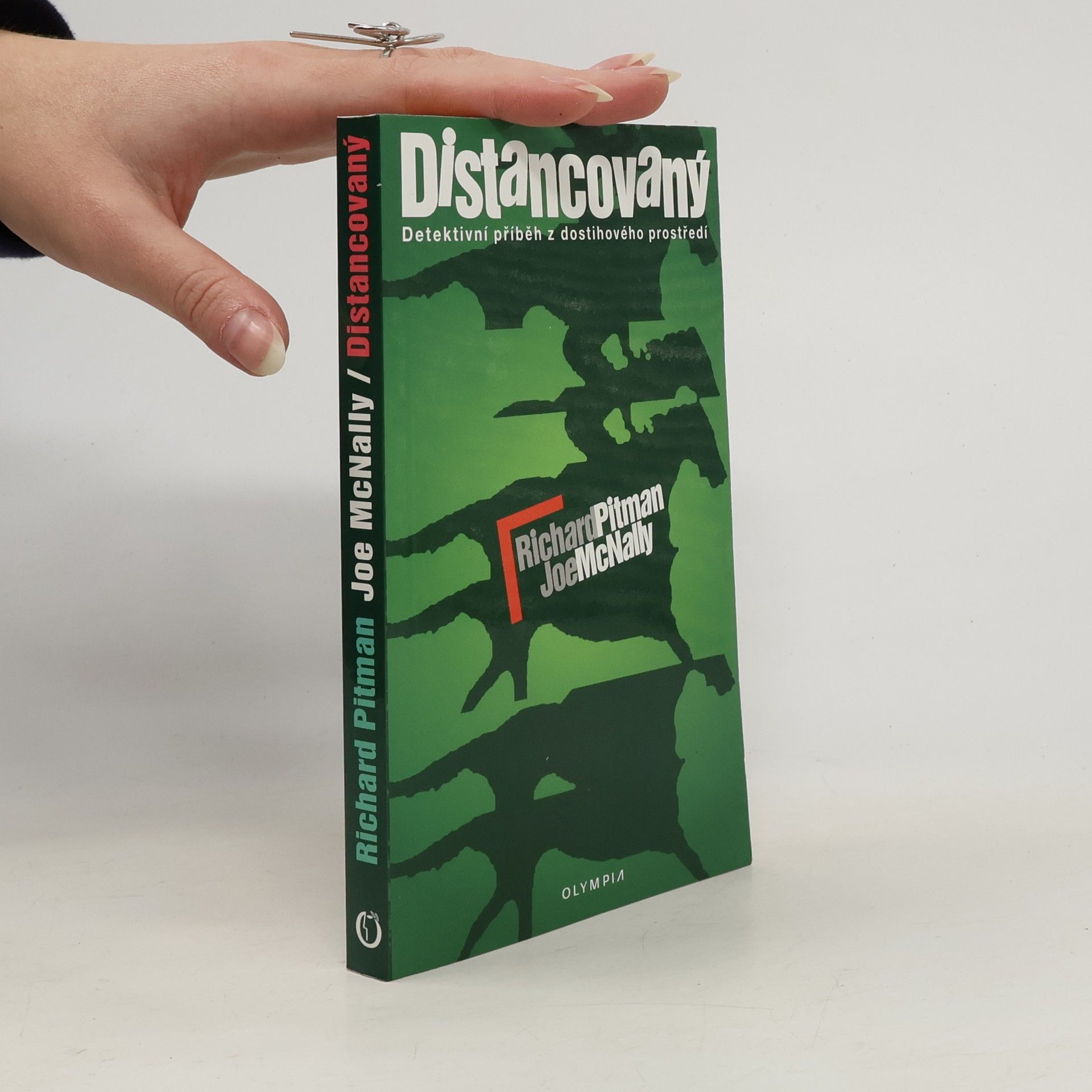 Richard Pitman Distancovaný : detektivní příběh z dostihového prostředí