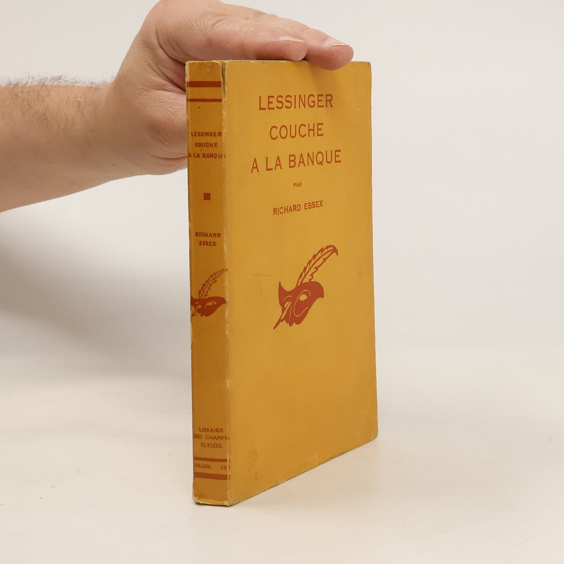 Richard Essex Lessinger couche a la banque