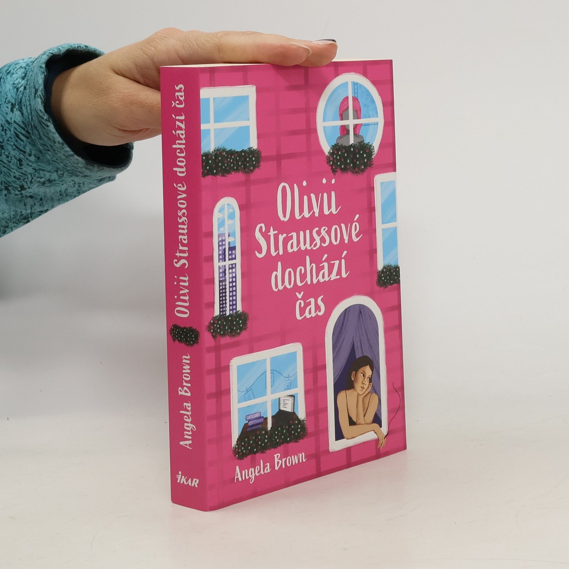 Olivii Straussové dochází čas