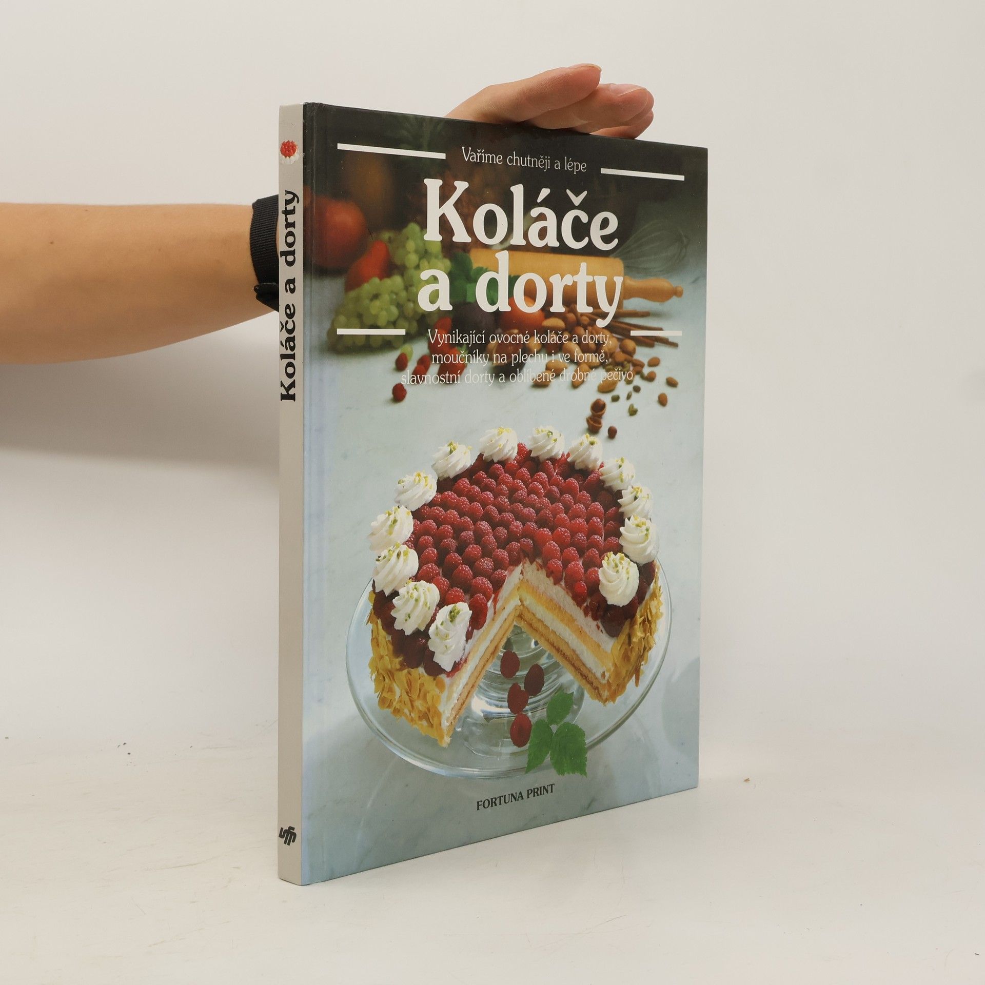 AA.VV. Koláče a dorty