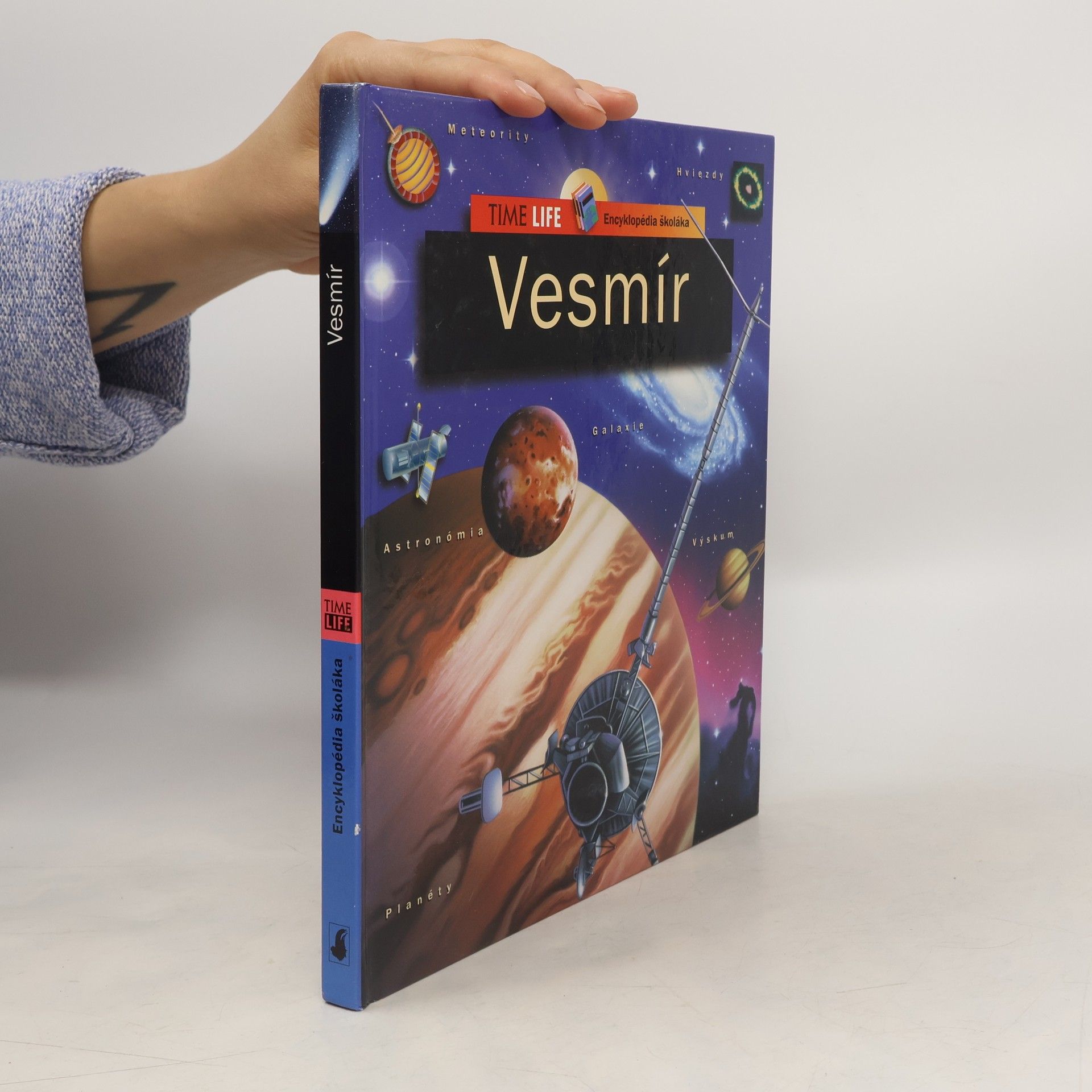 Collectif d'auteurs Vesmír