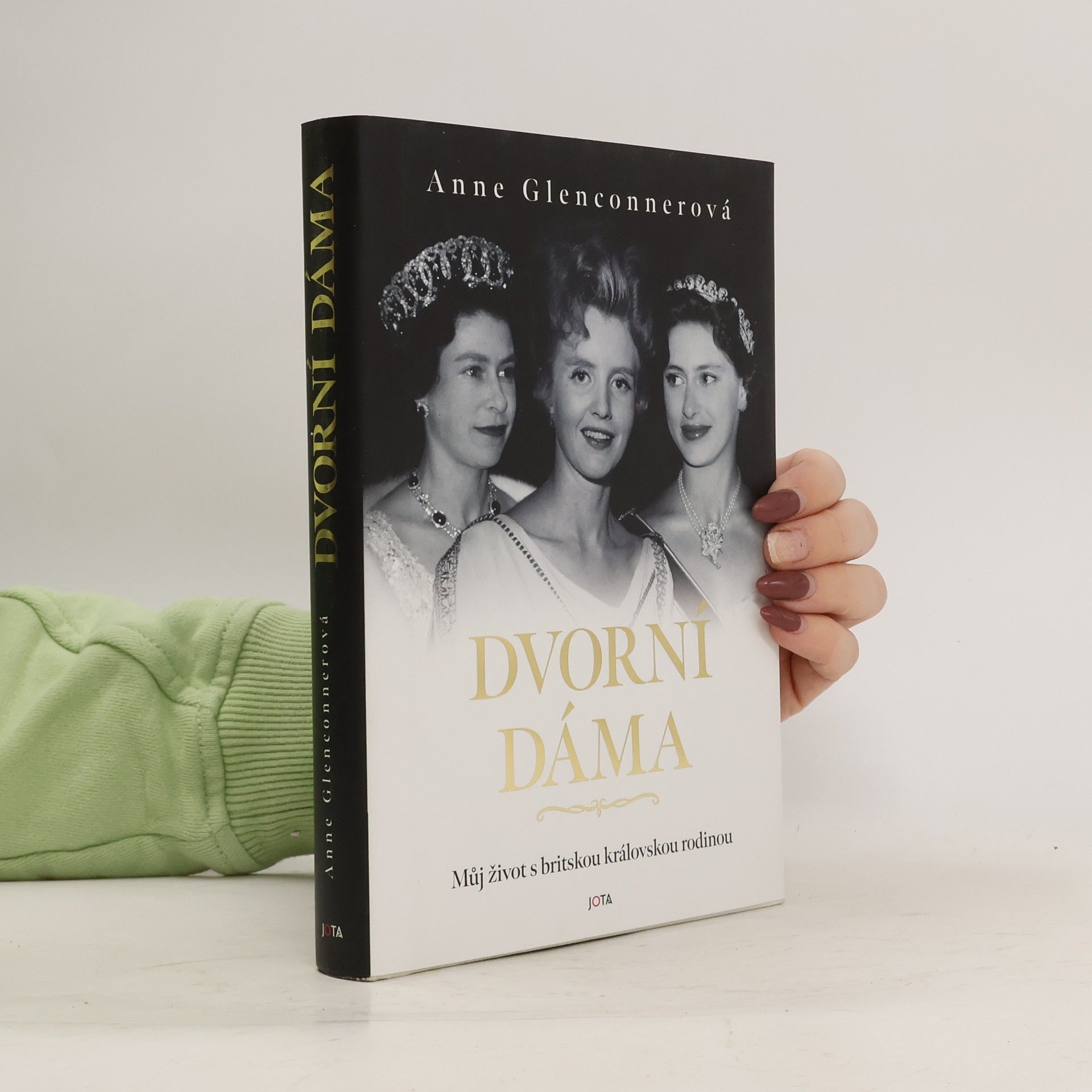 Anne Glenconner Dvorní dáma. Můj život s britskou královskou rodinou.