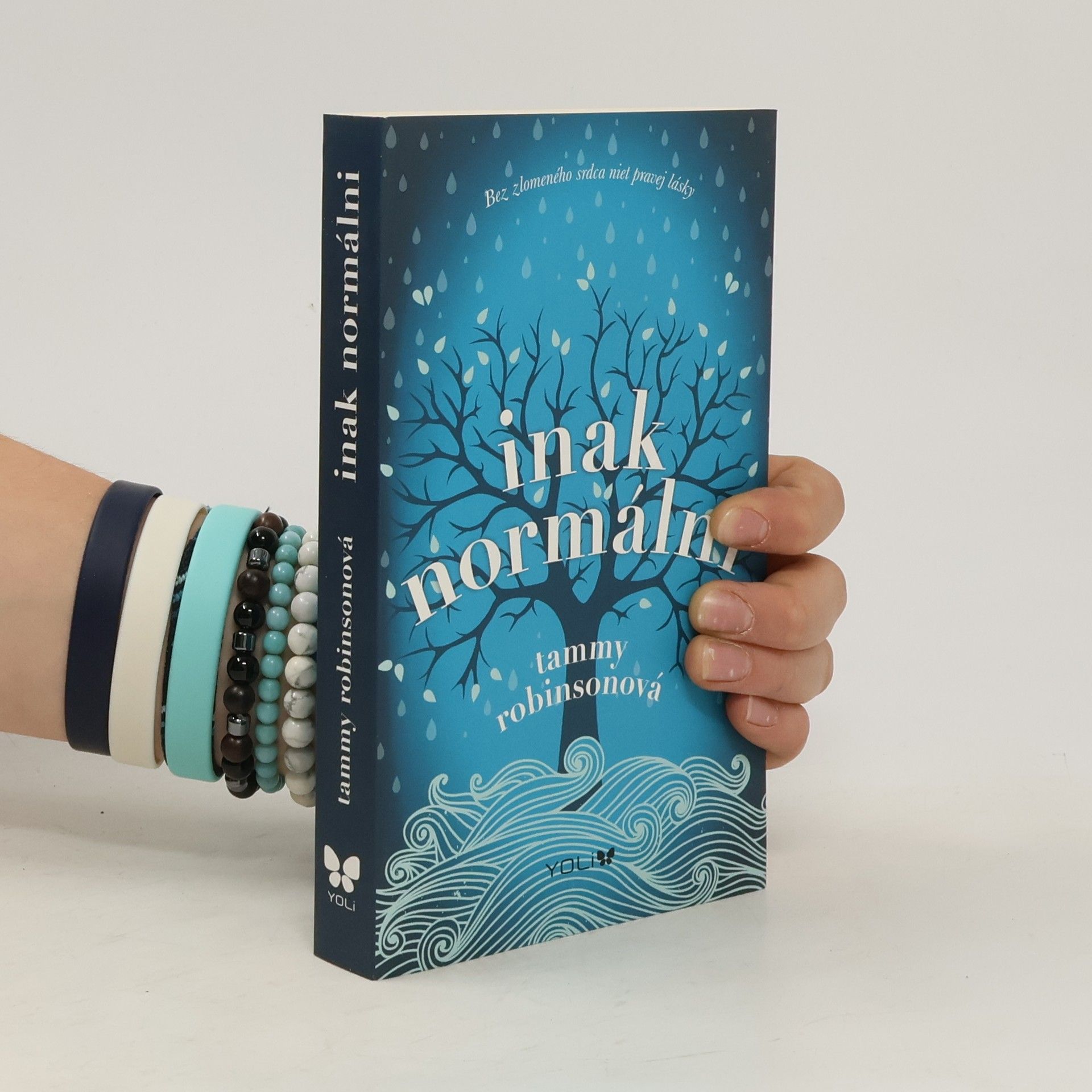 Tammy Robinson Inak normálni