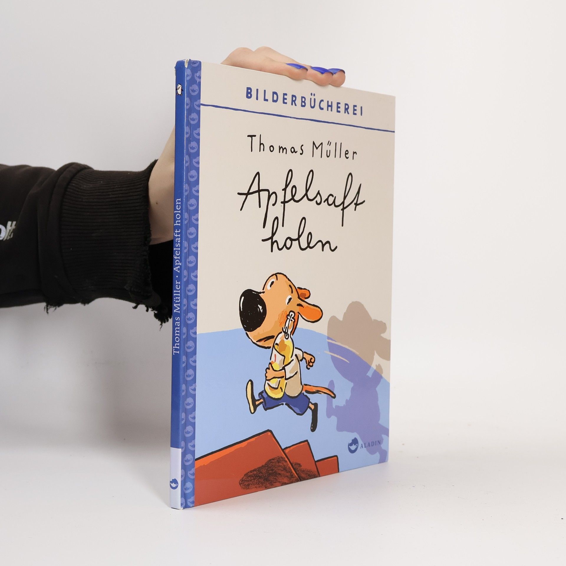 Thomas M. Müller Apfelsaft holen