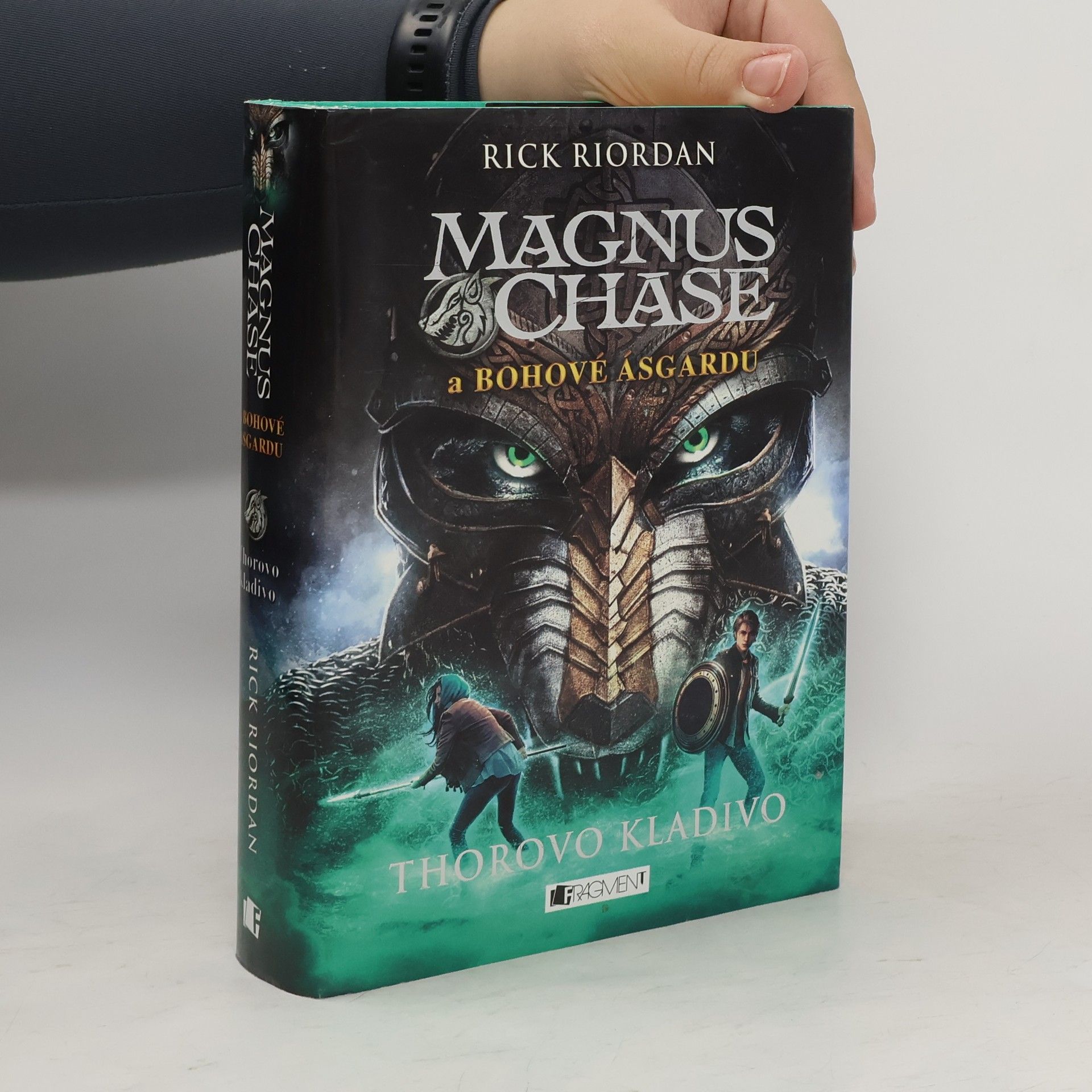 Magnus Chase a bohové Ásgardu. Thorovo kladivo