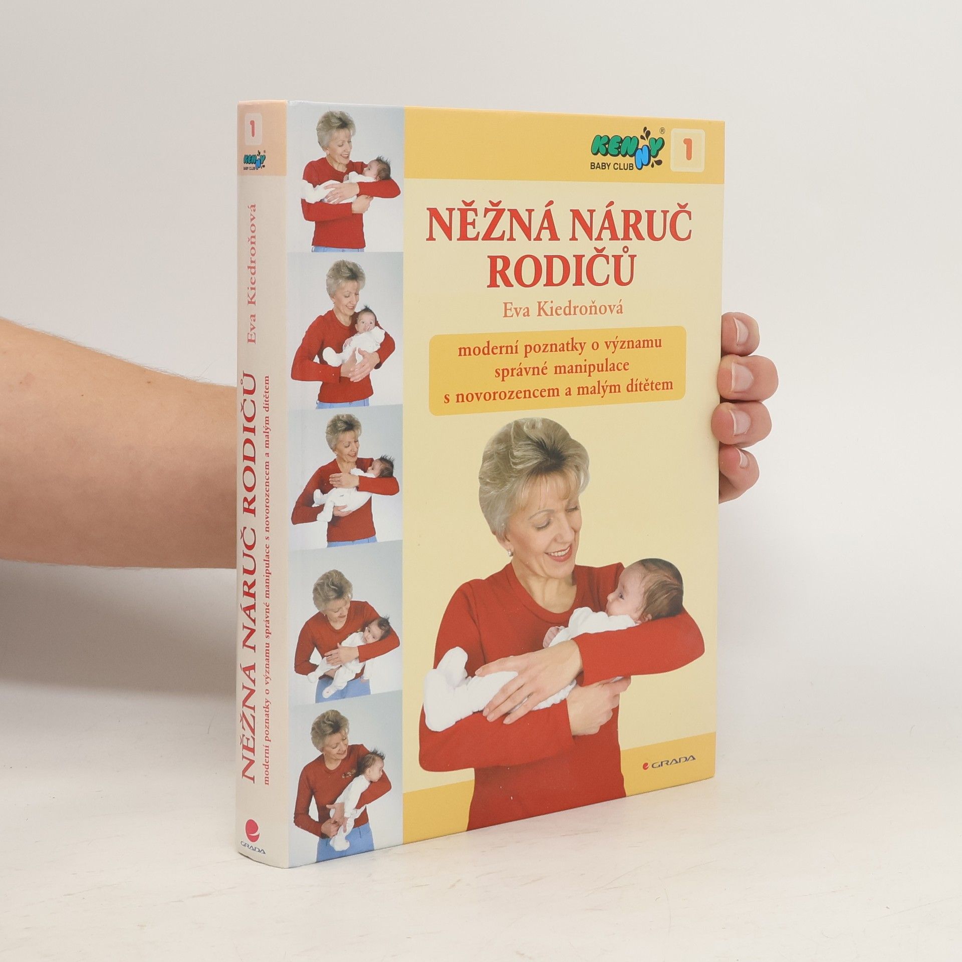 Něžná náruč rodičů