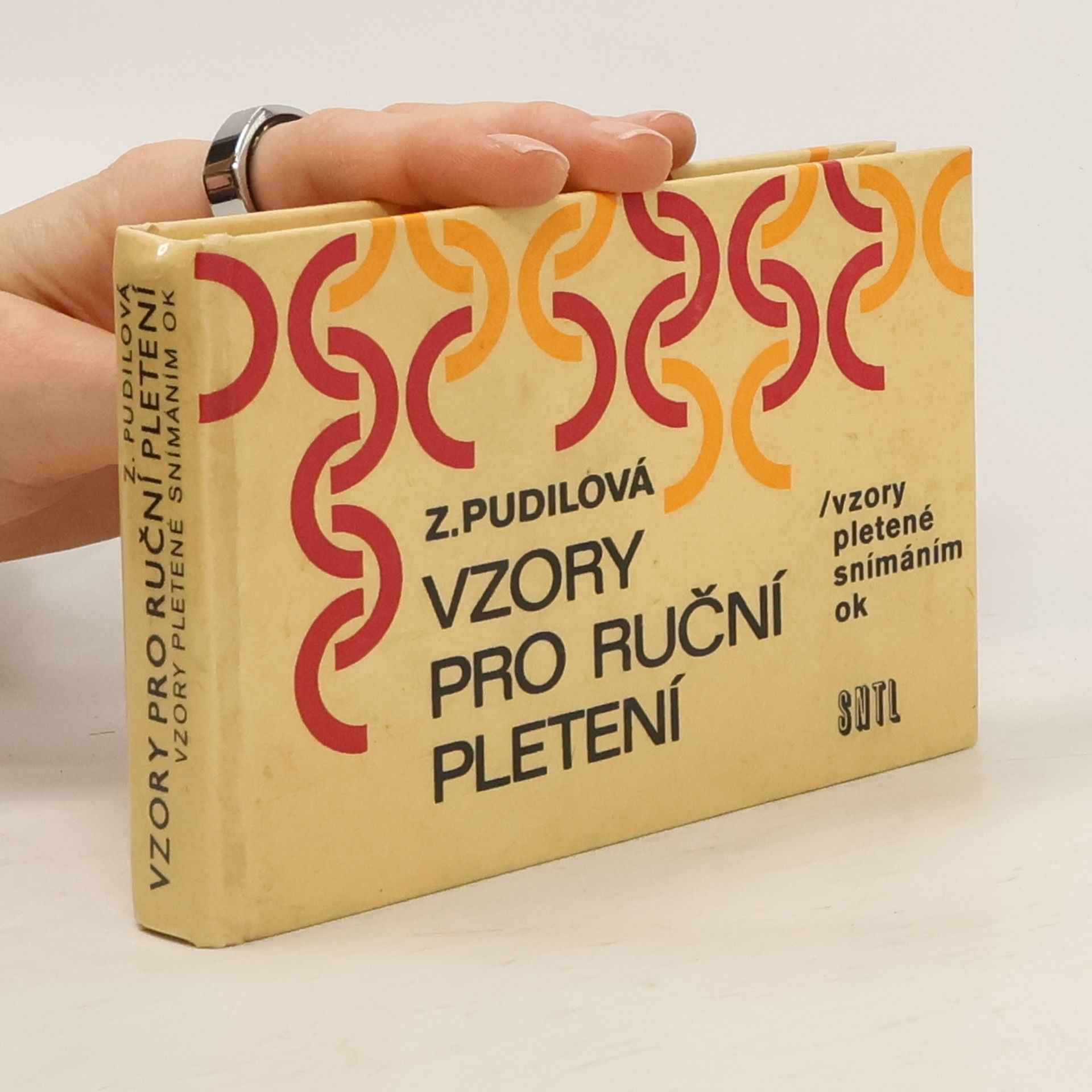 Pudilová Zdenka Vzory pro ruční pletení. Vzory pletené snímáním ok