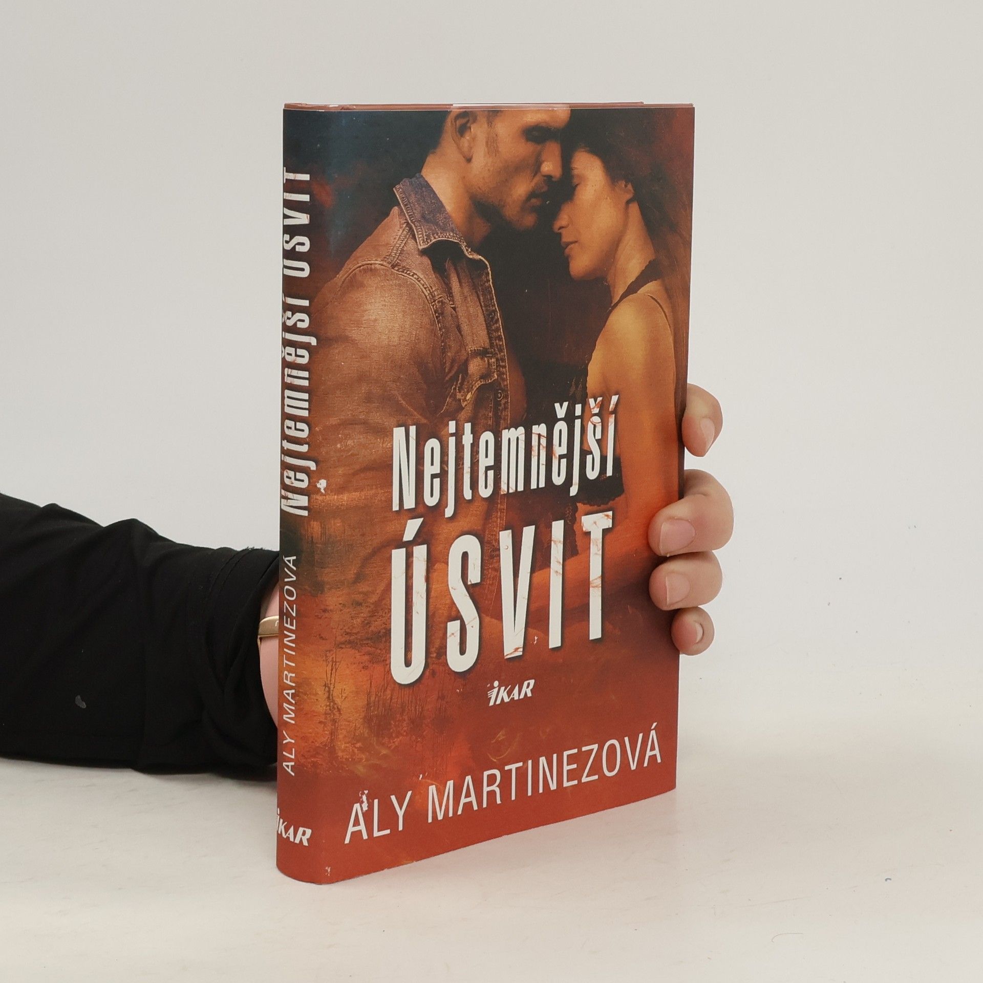 Aly Martinez Nejtemnější úsvit