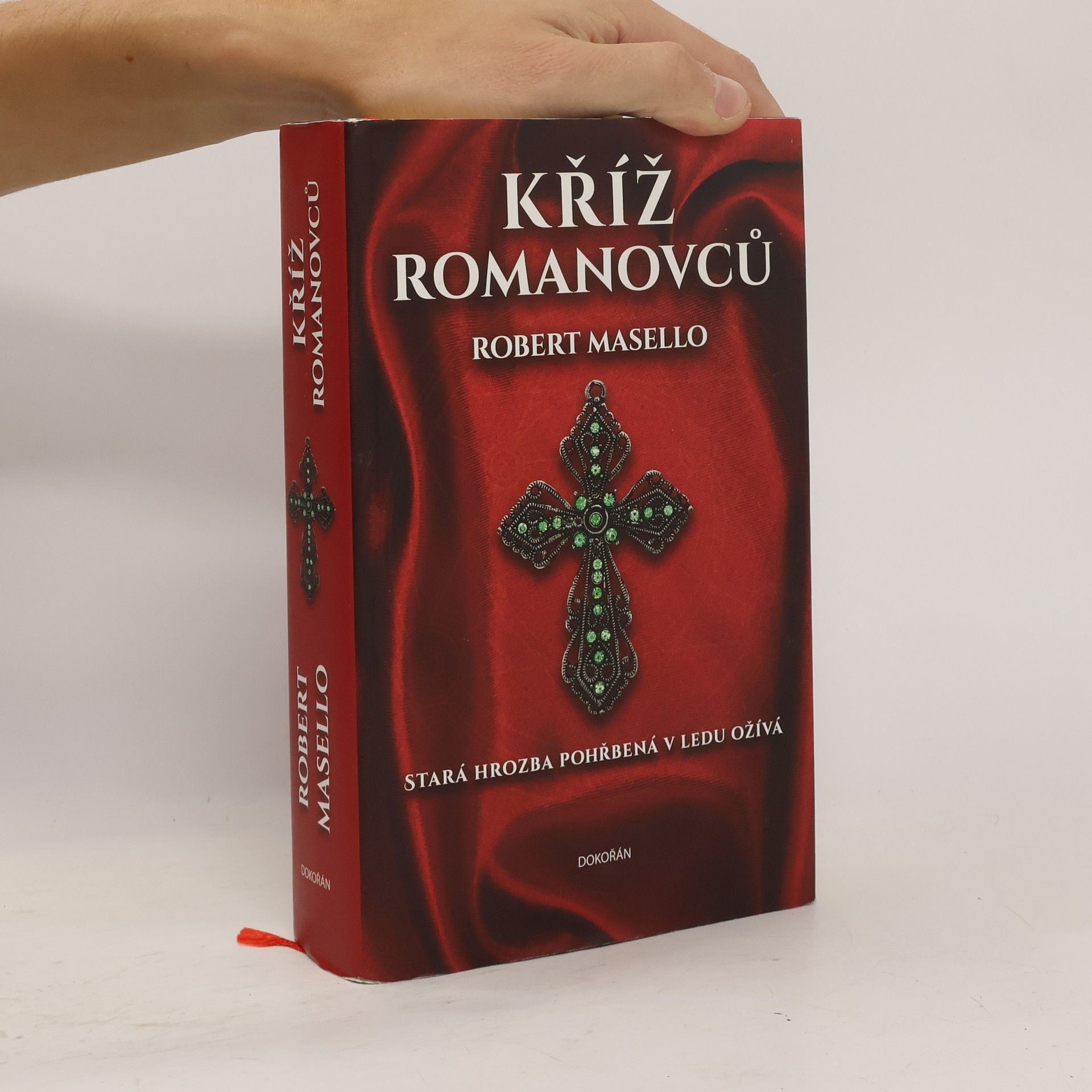 Robert Masello Kříž Romanovců
