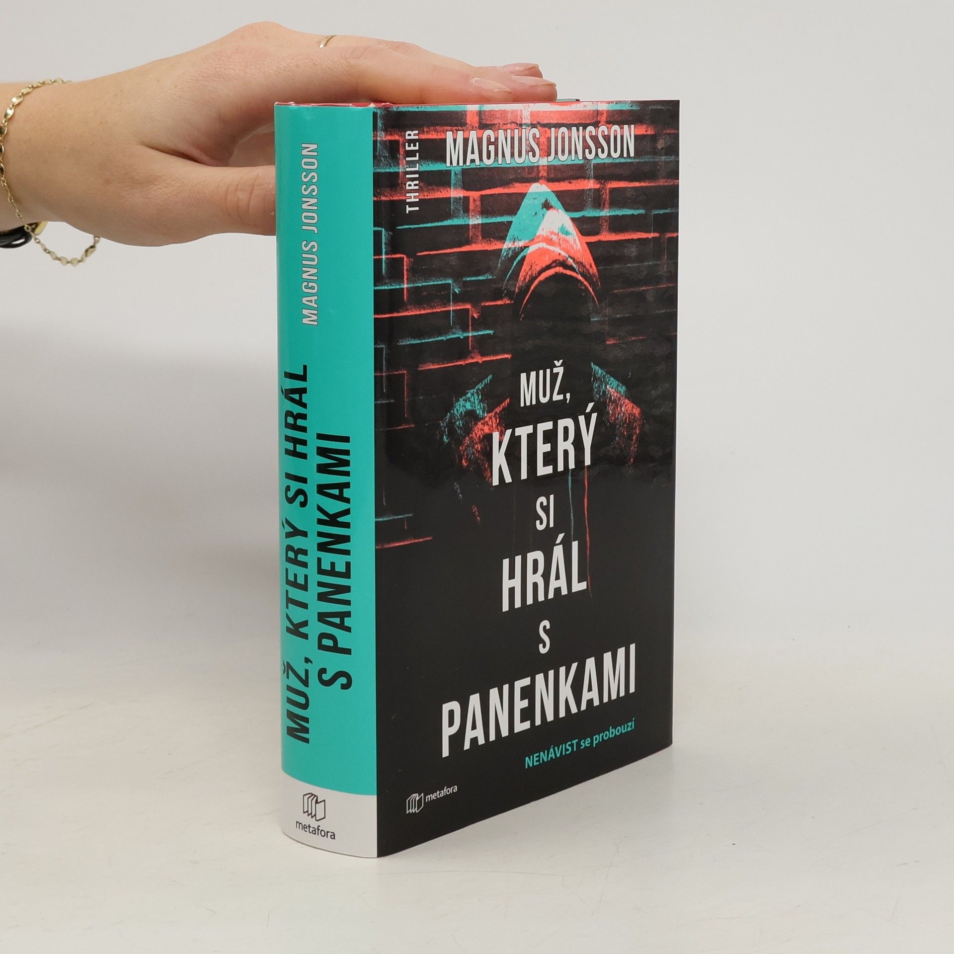 Muž, který si hrál s panenkami