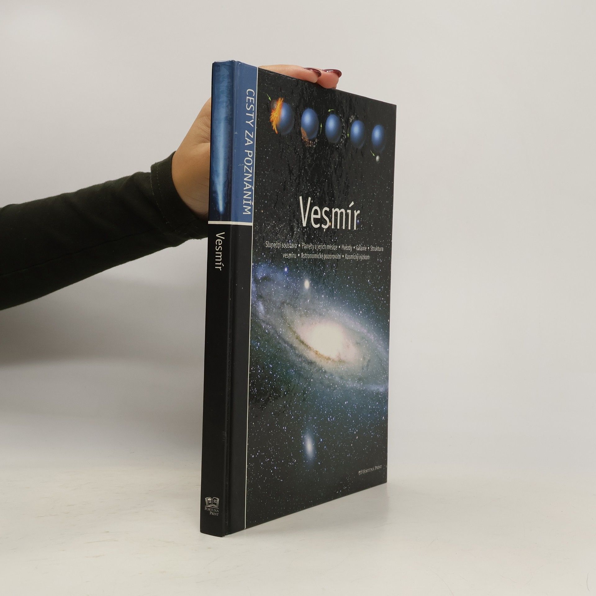 Kolektív autorov Vesmír