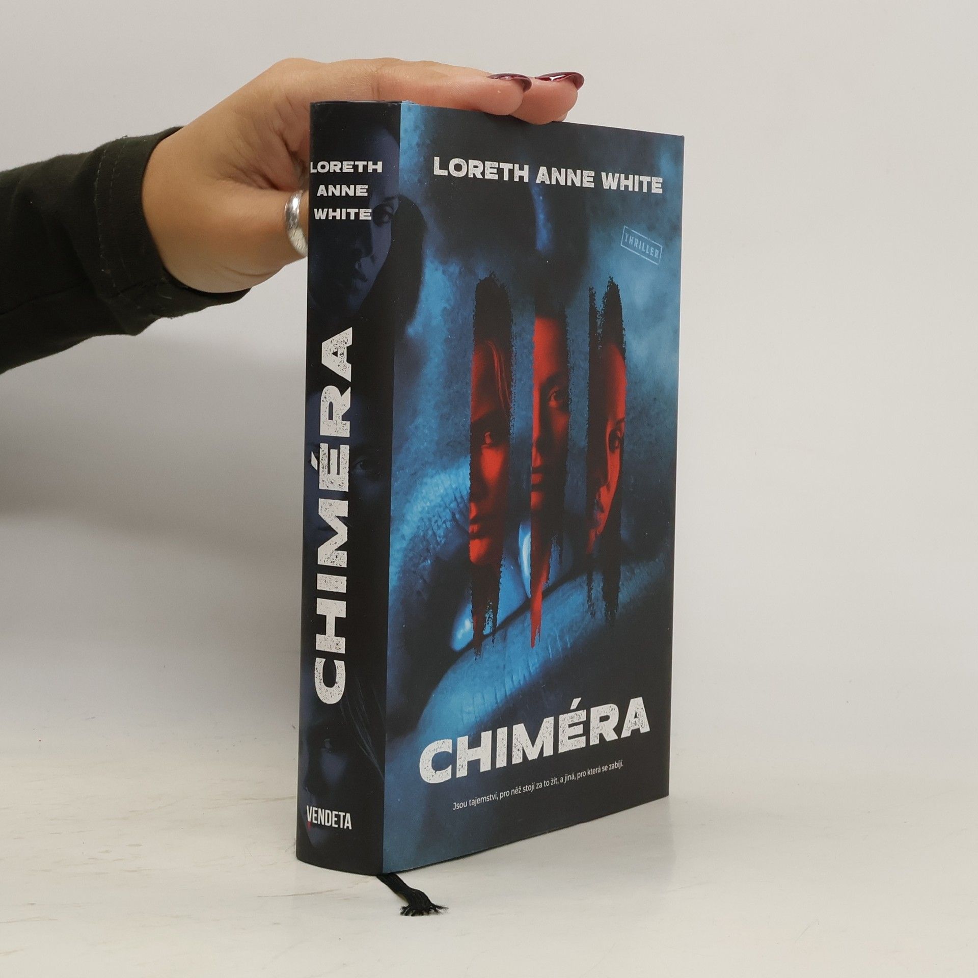 Loreth Anne White Chiméra