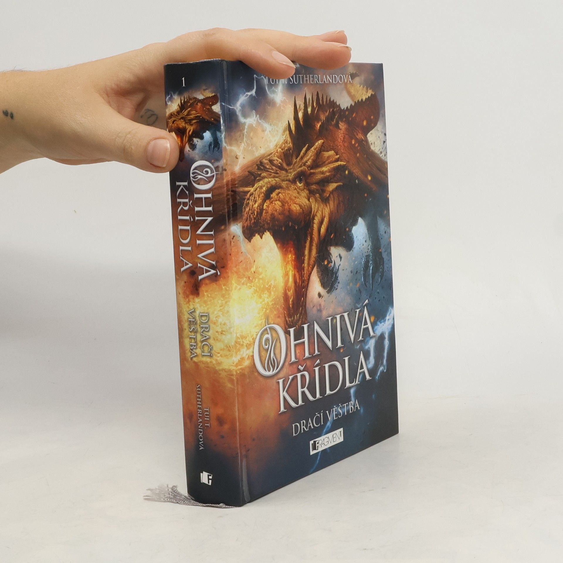 Tui Sutherland Ohnivá křídla. Dračí věštba