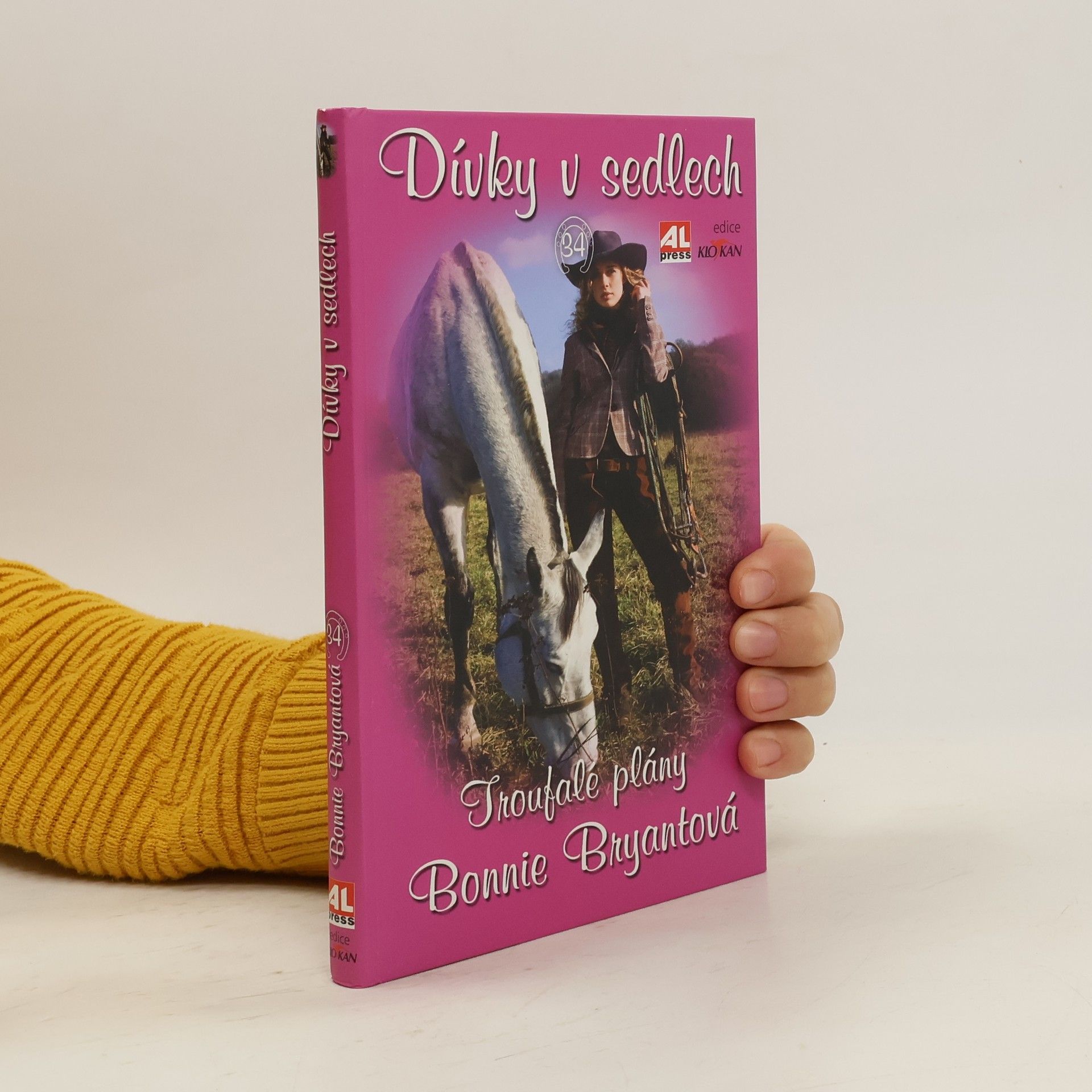 Troufalé plány. Dívky v sedlech 34