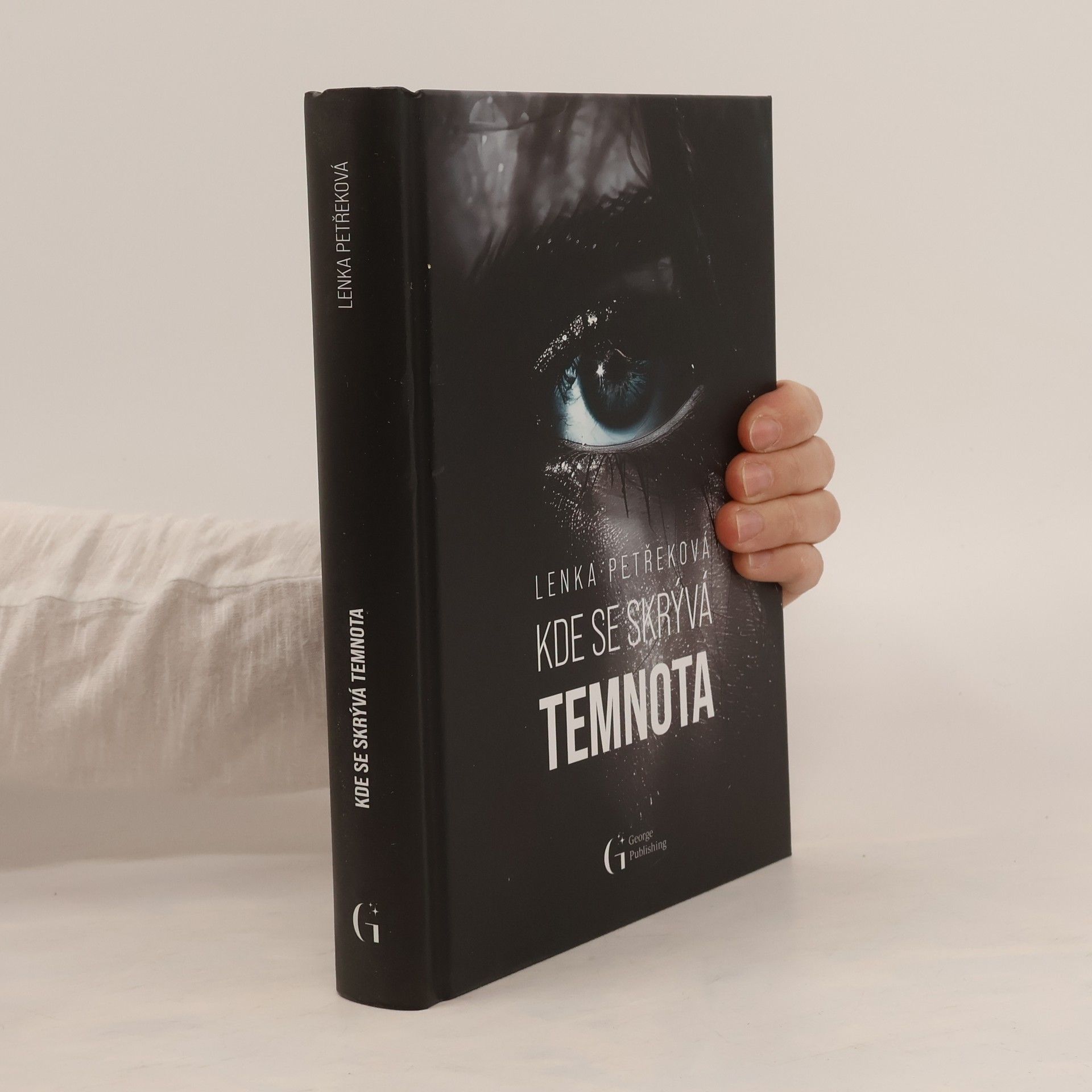 Lenka Petřeková Kde se skrývá temnota
