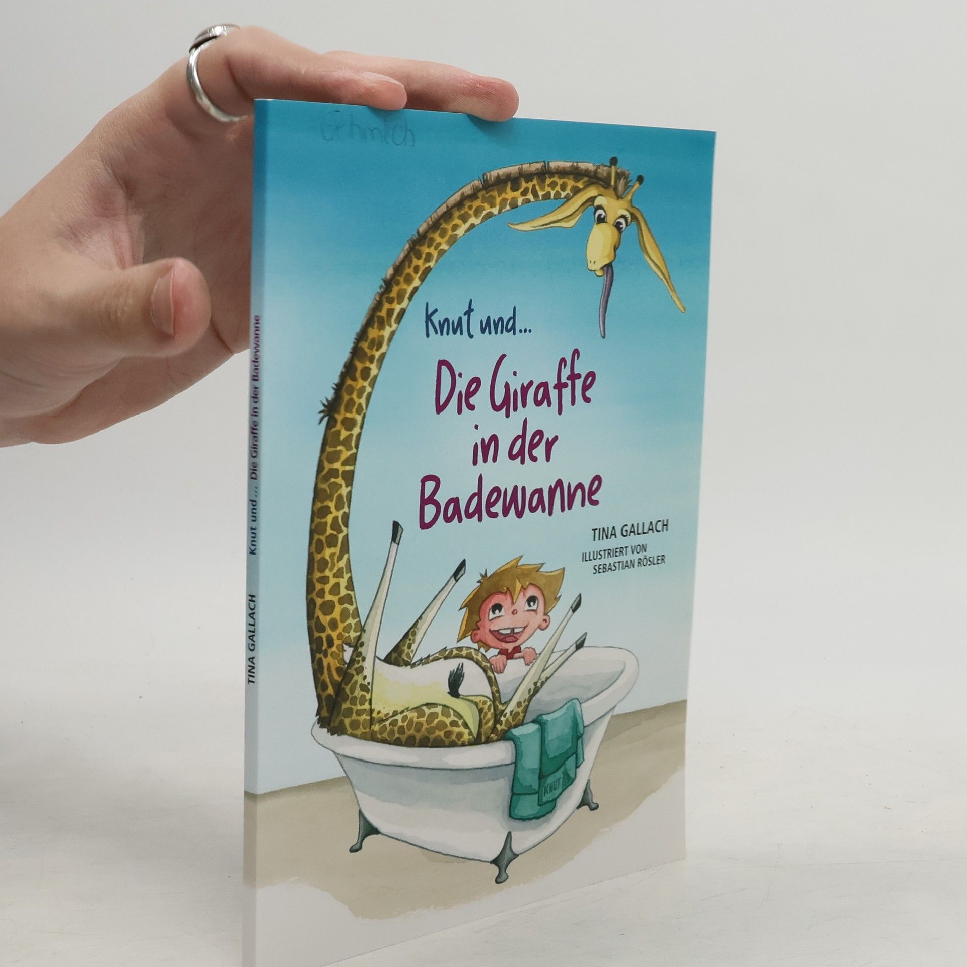 Knut und ... die Giraffe in der Badewanne