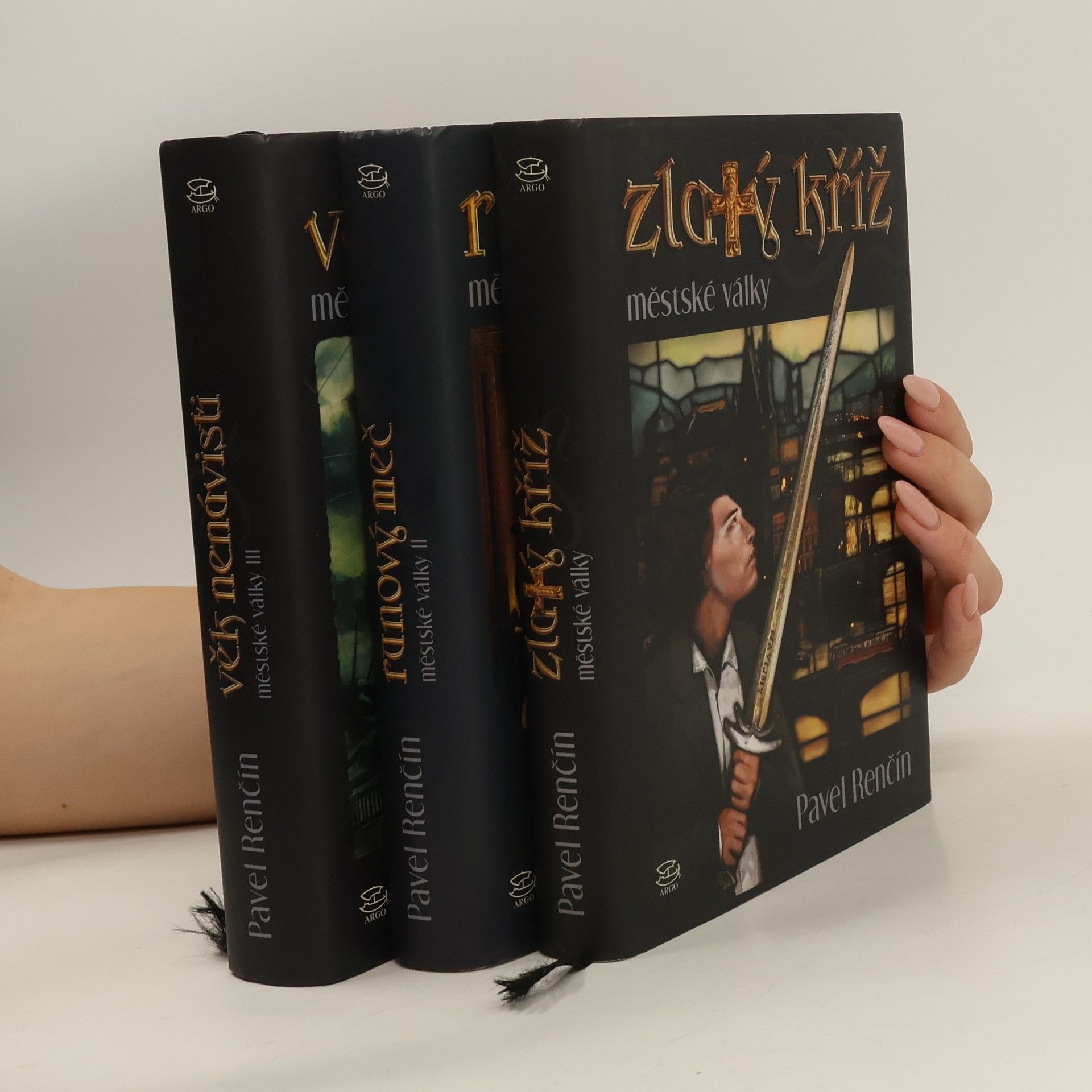 Pavel Renčín Runový meč : městské války. II.