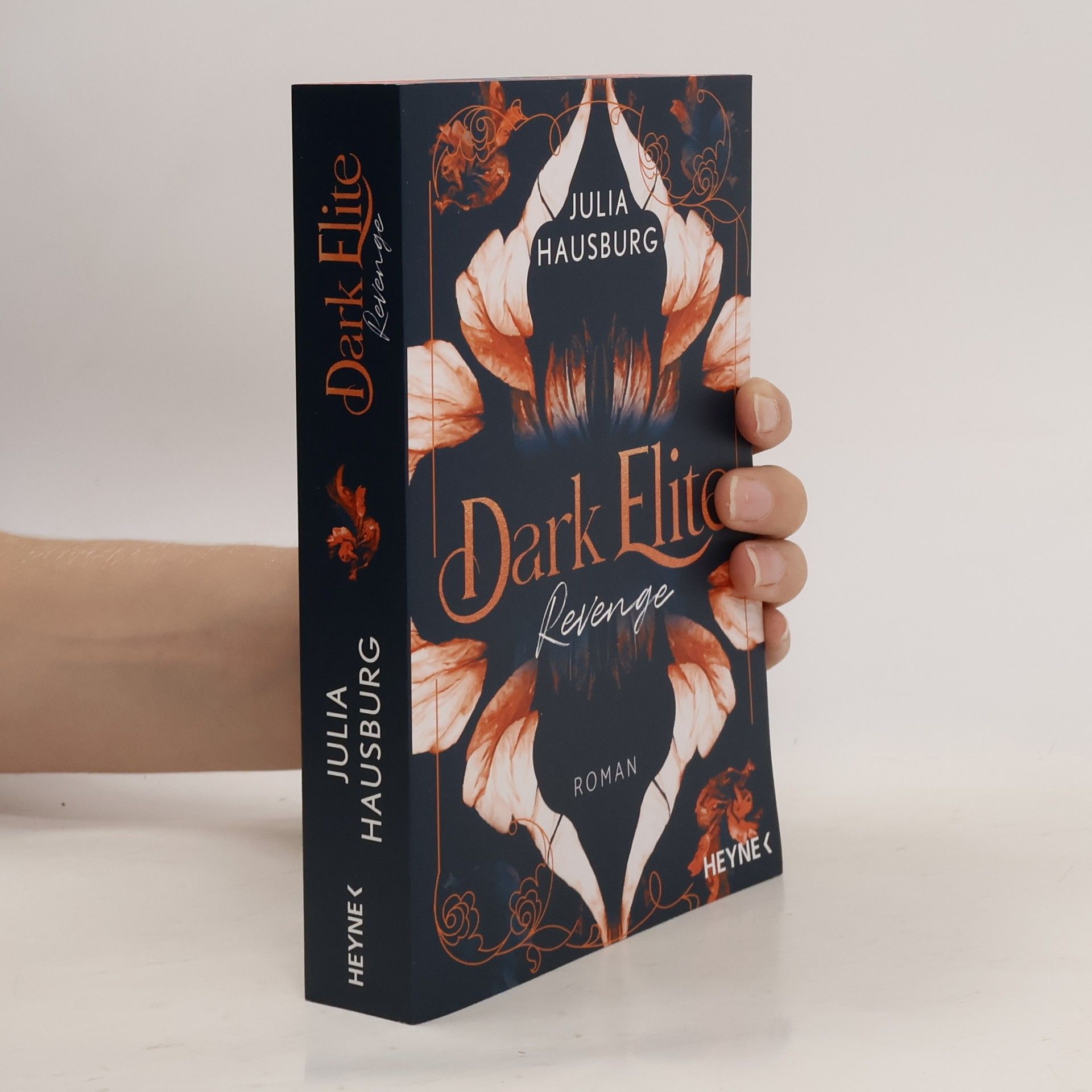 Julia Hausburg Dark Elite – Revenge