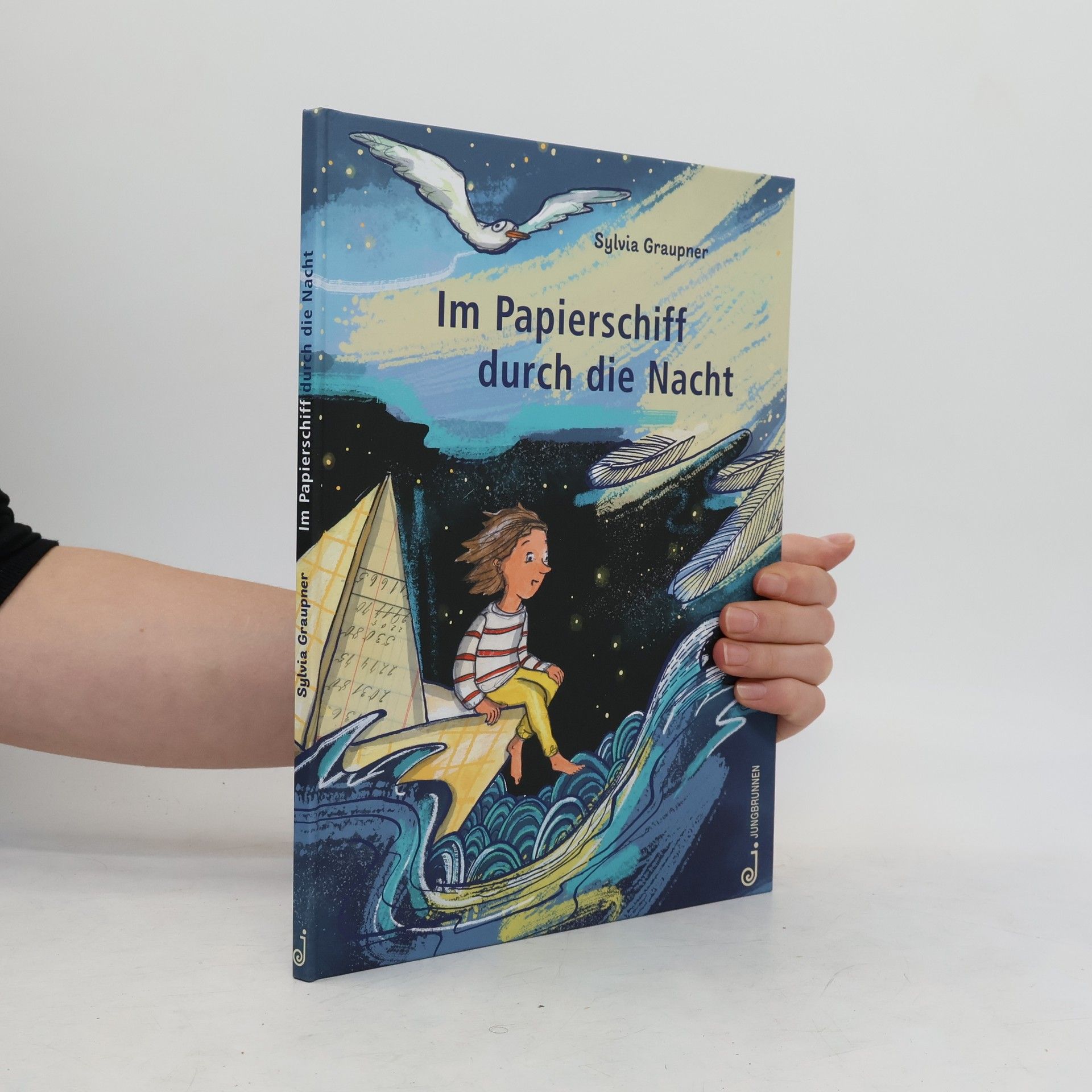 Im Papierschiff durch die Nacht