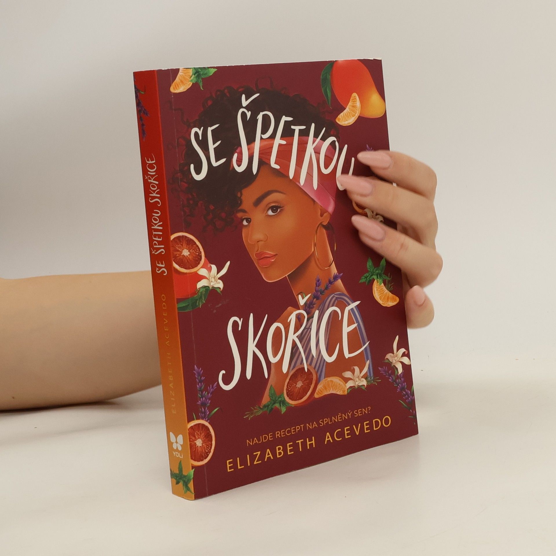 Elizabeth Acevedo Se špetkou skořice