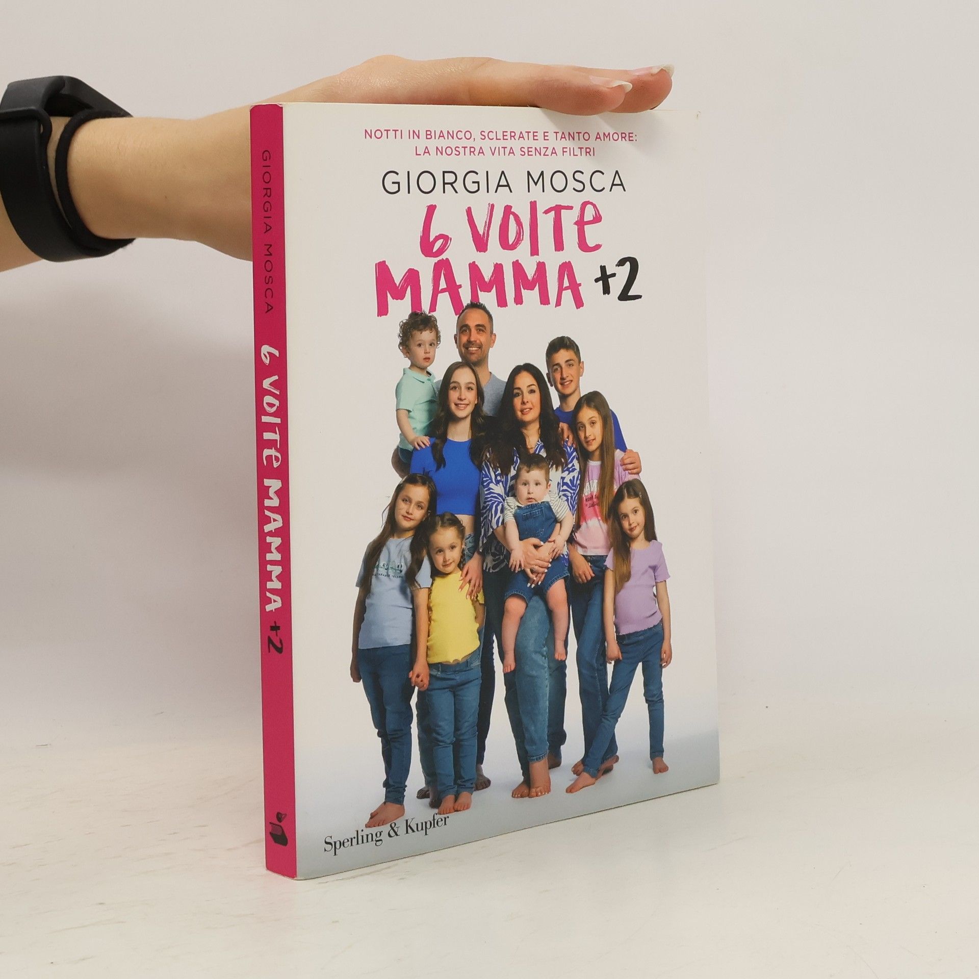 Giorgia Mosca 6 volte mamma + 2. Notti in bianco, sclerate e tanto amore: la nostra vita senza filtri