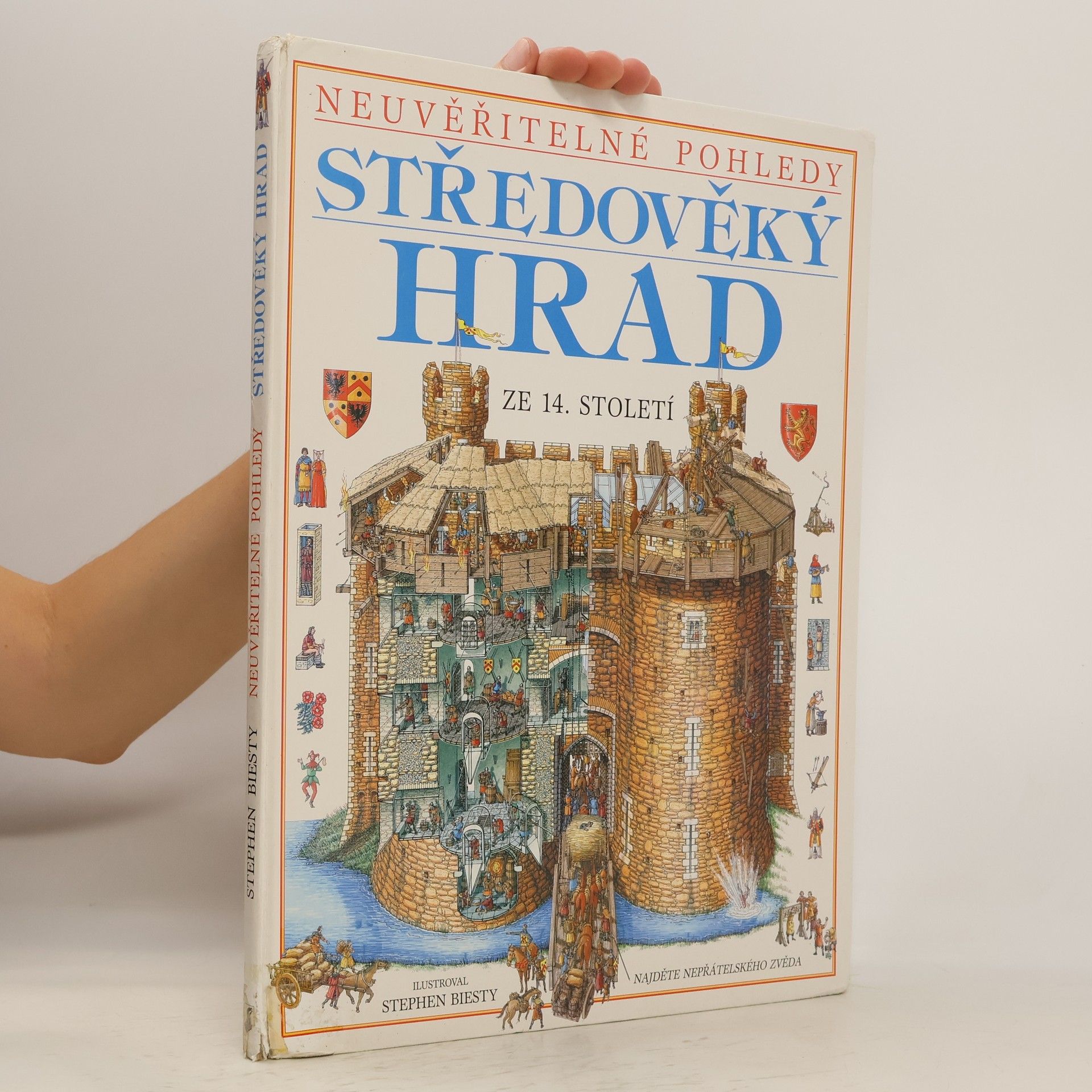 Richard Platt Středověký hrad [ze 14. století]