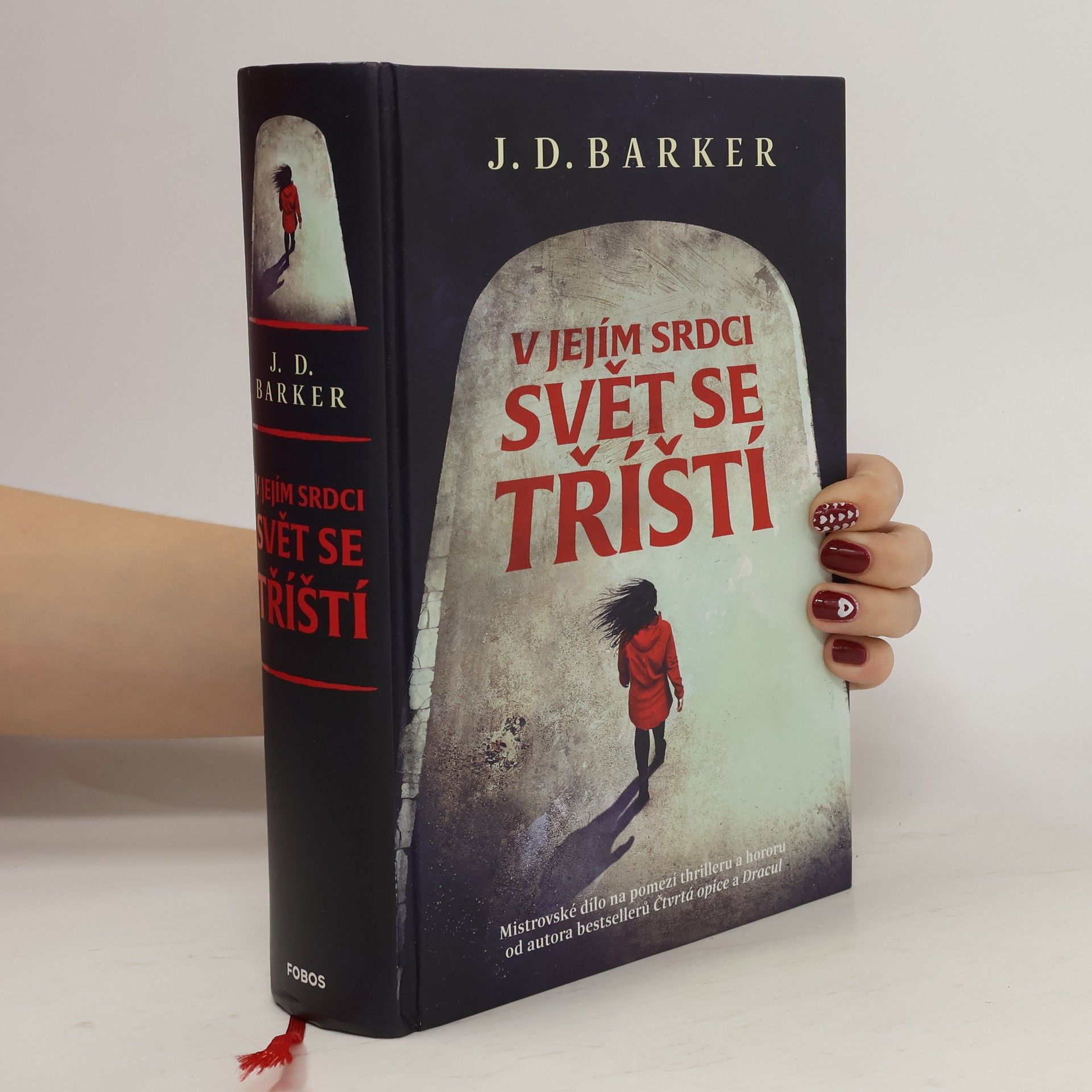 V jejím srdci svět se tříští