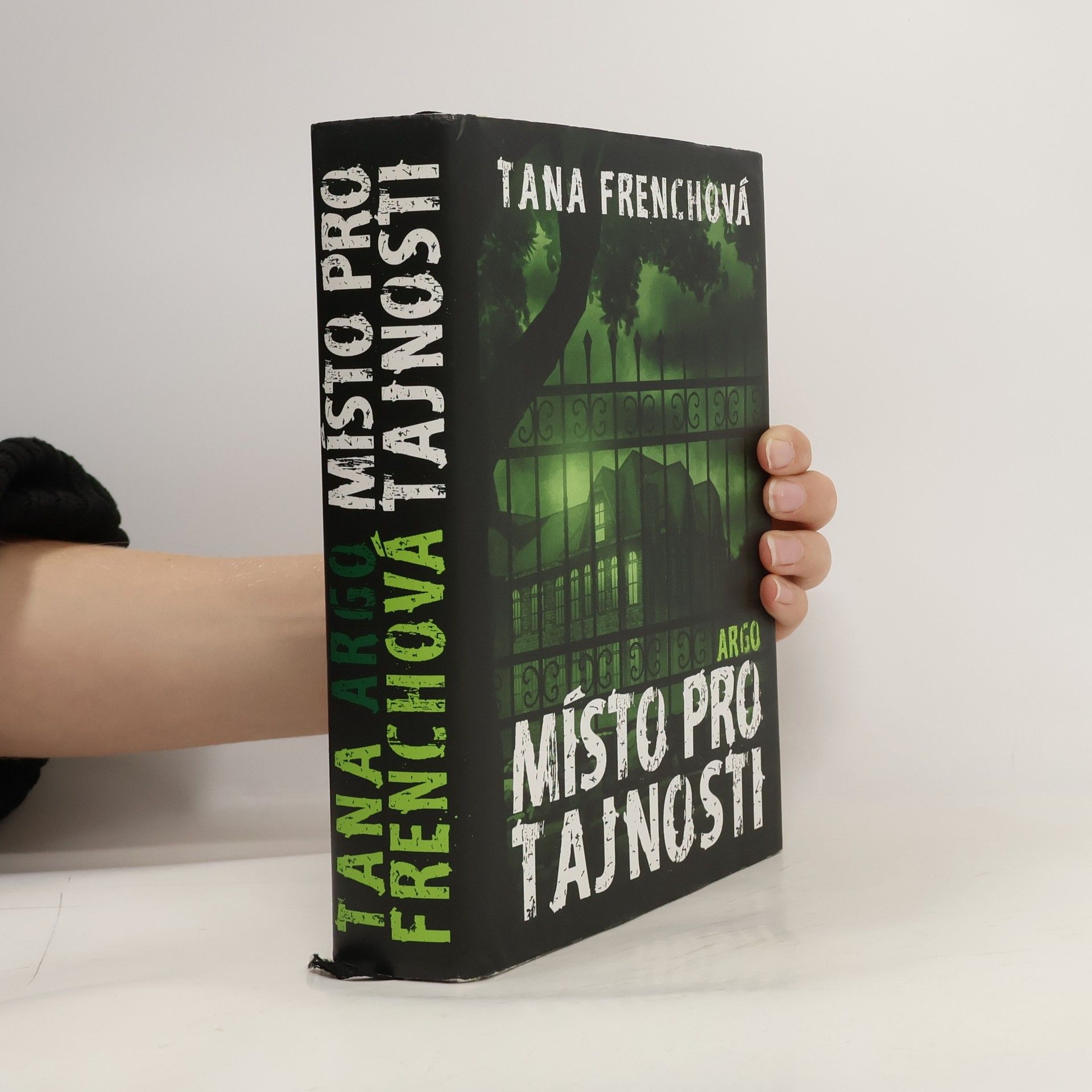 Tana French Místo pro tajnosti