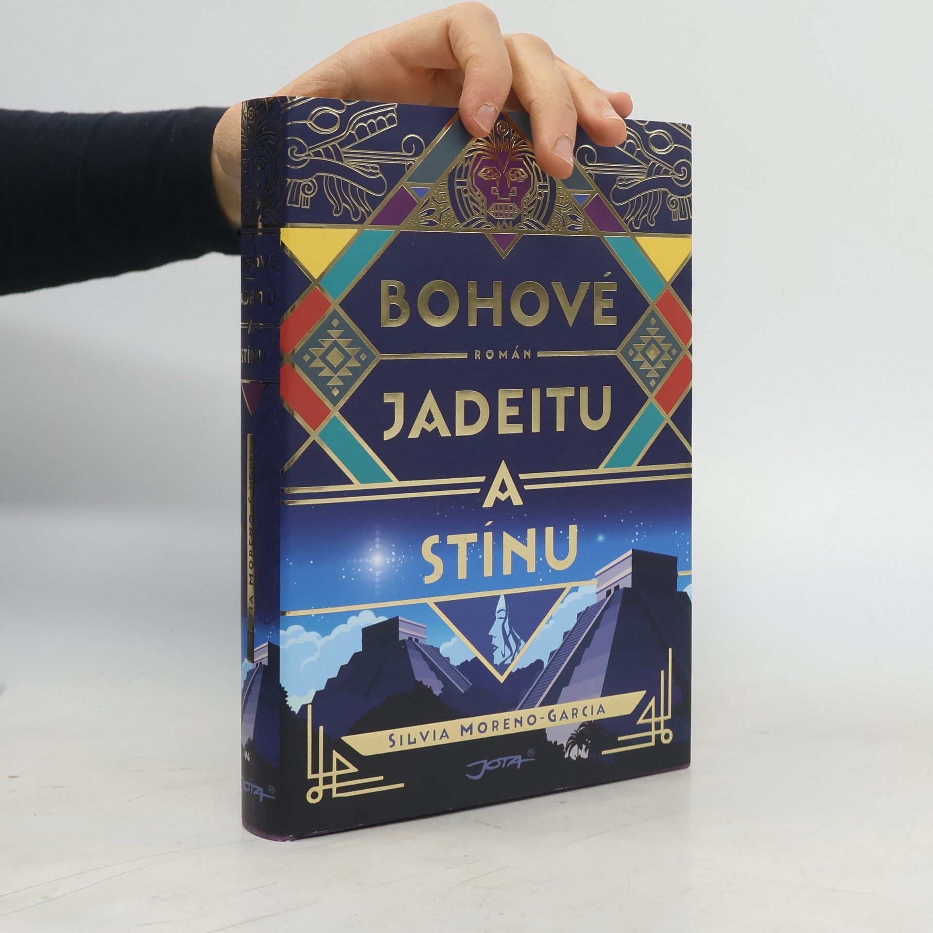 Silvia Moreno Garcia Bohové jadeitu a stínu